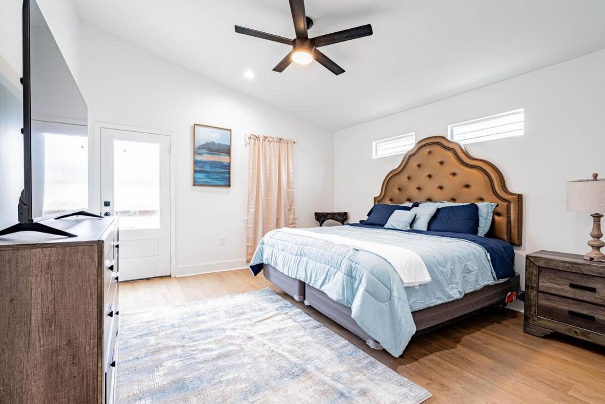 Near St Charles 10 Min From French Quarter Holiday home *