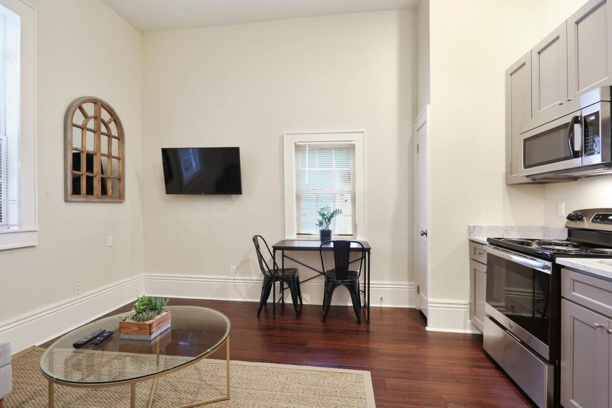 Apartment Cute 1bed 1bath 4blocks From French Q Near Bourbon St And Steps To Jazz Venues New Orleans