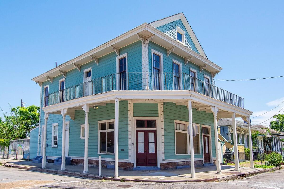 Historic 3 Bedroom 4blocks From Famous St Charles Ave Mardi Gras Parade Route, Steps To Jazz Venues And Restaurants New Orleans