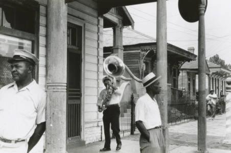 Historic 3 Bedroom 4blocks From Famous St Charles Ave Mardi Gras Parade Route, Steps To Jazz Venues And Restaurants Apartment