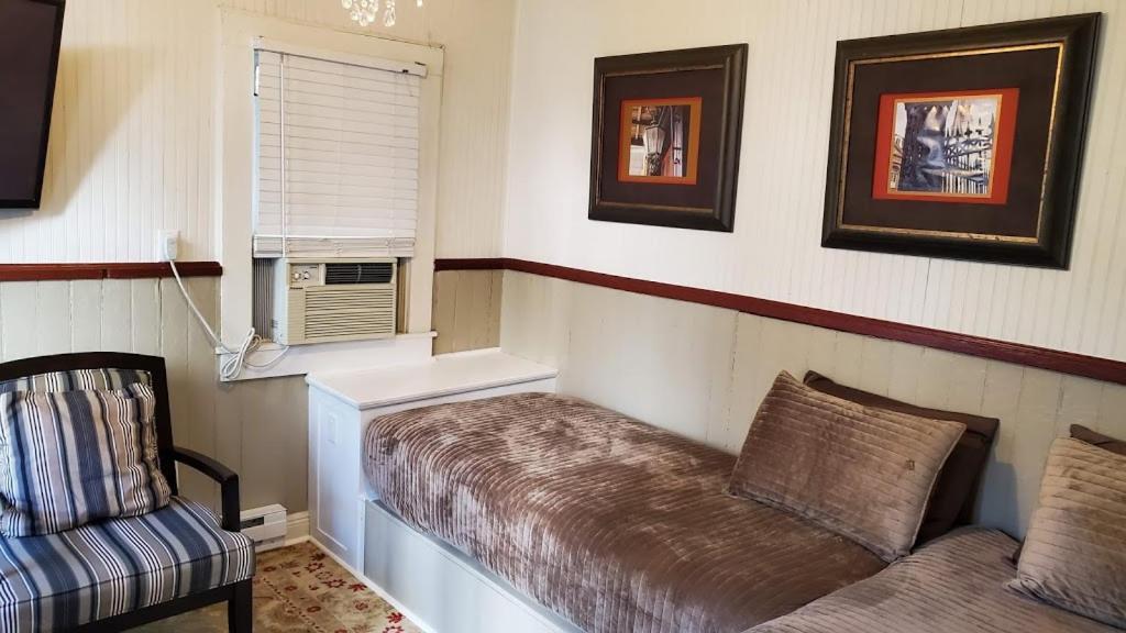 Walker Mansion On St Charles Ave - Unit 7 Apartment