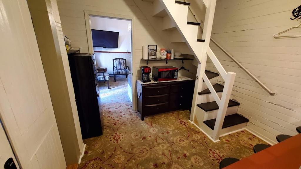 Walker Mansion On St Charles Ave - Unit 7 Apartment