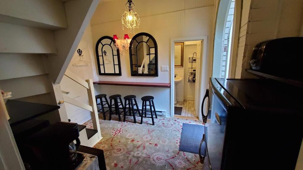 Walker Mansion On St Charles Ave - Unit 7 Apartment *