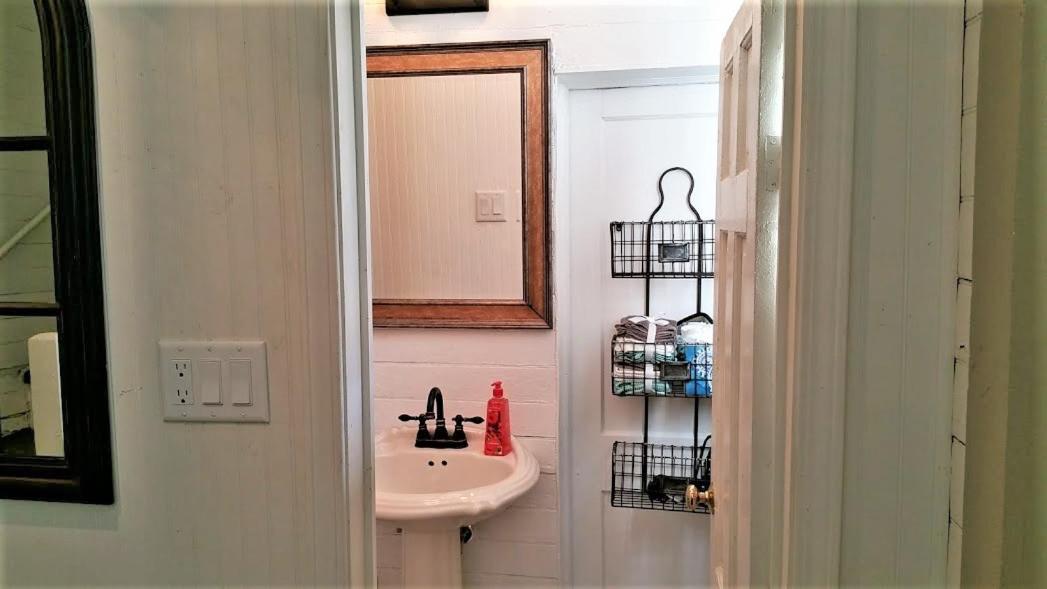 Walker Mansion On St Charles Ave - Unit 7 *