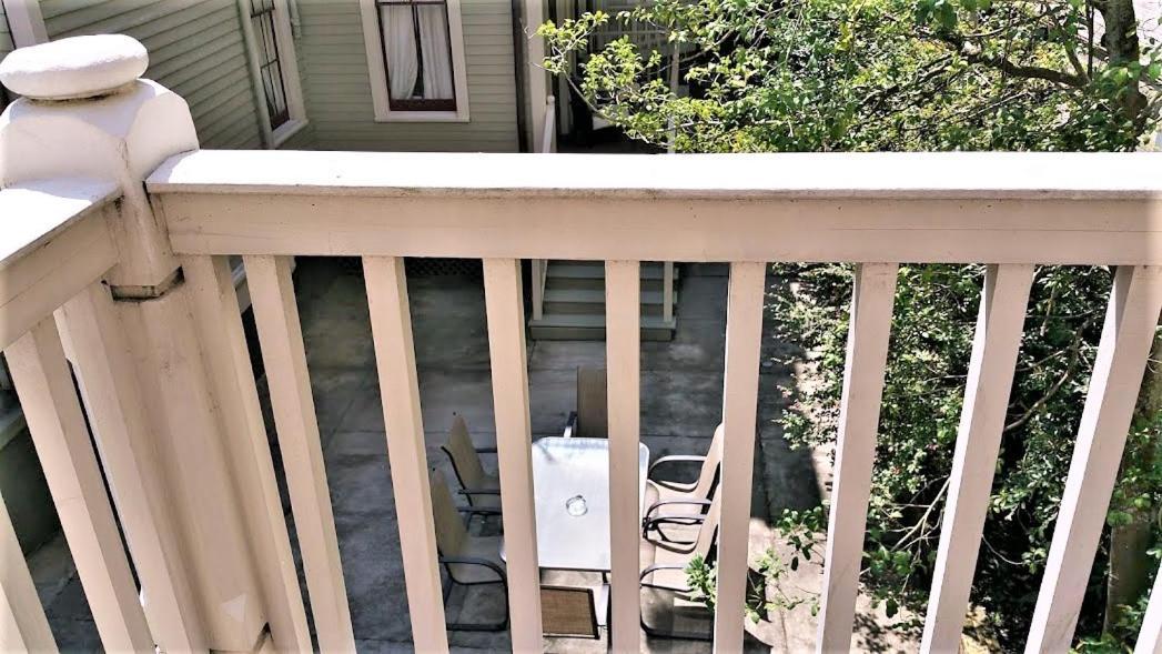 Walker Mansion On St Charles Ave - Unit 7 Apartment *