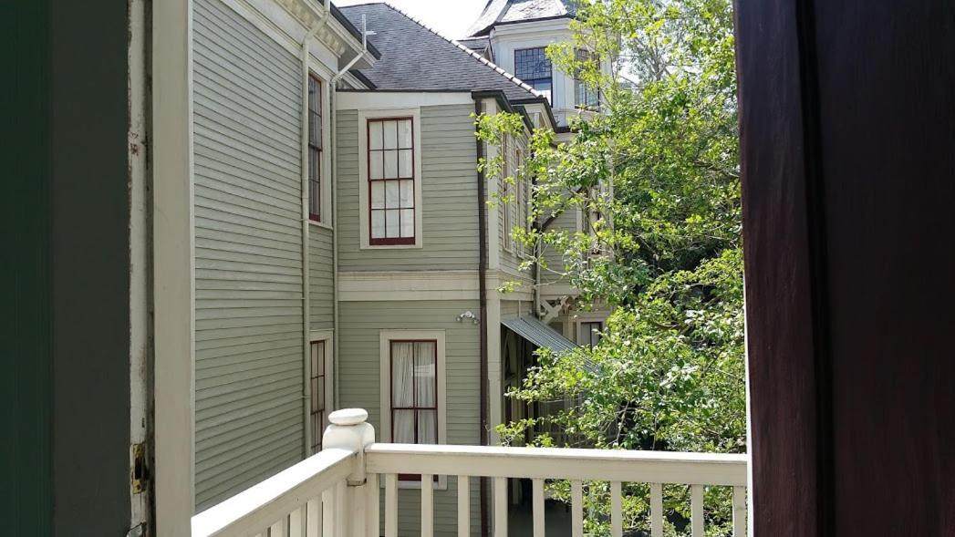 Apartment Walker Mansion On St Charles Ave - Unit 7 New Orleans