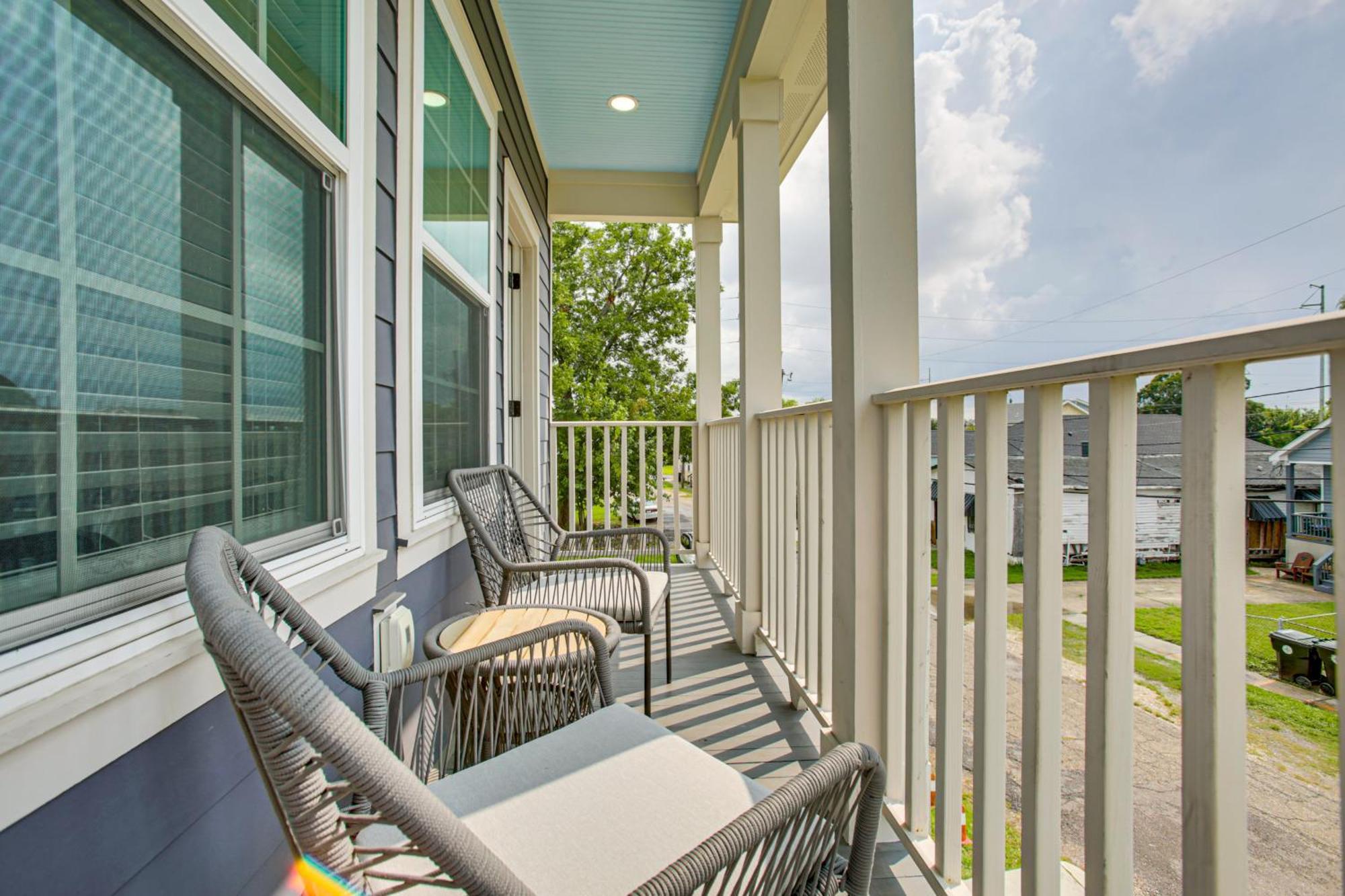 Holiday home Walk To Carrollton Ave Eats Bright Nola Duplex! *