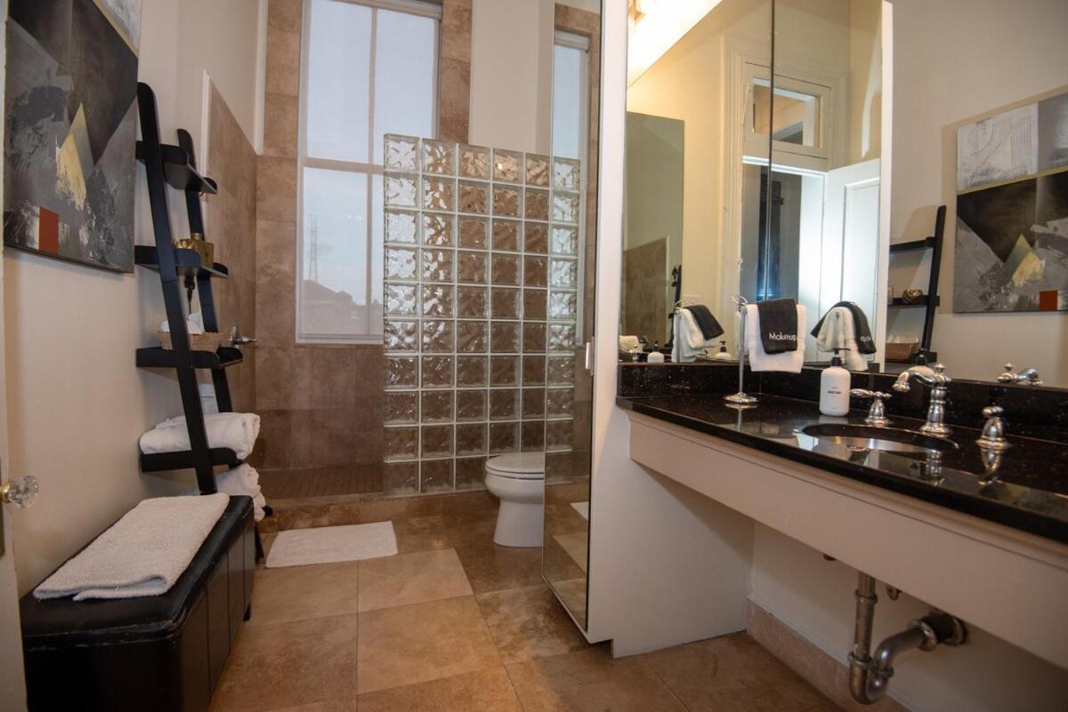 Engine 24 Firehouse Bed & Breakfast 3*