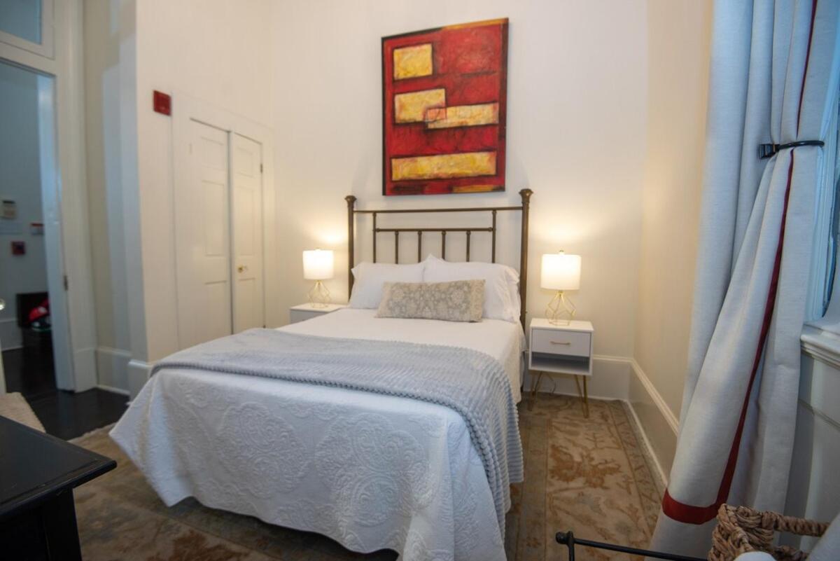 Engine 24 Firehouse Bed & Breakfast New Orleans
