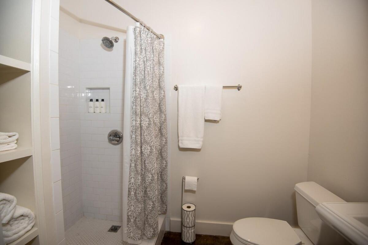 Engine 24 Firehouse 3* New Orleans