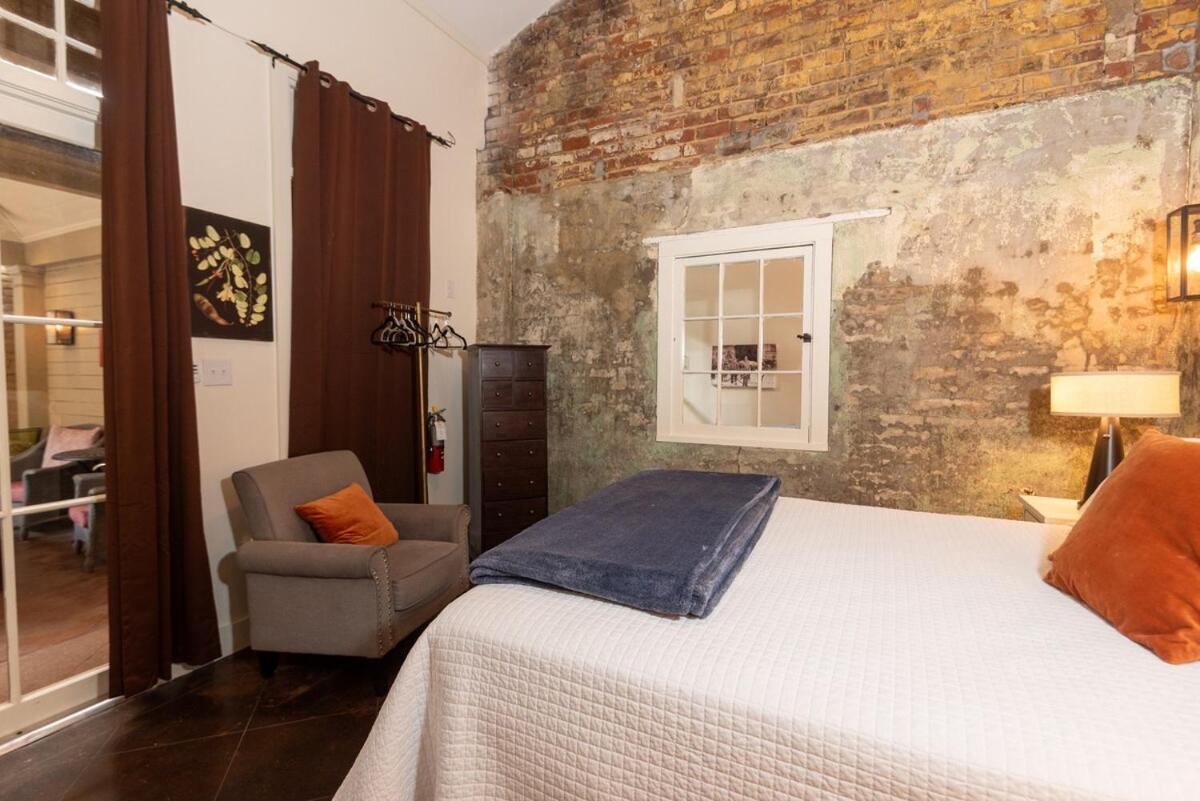 Engine 24 Firehouse 3* New Orleans