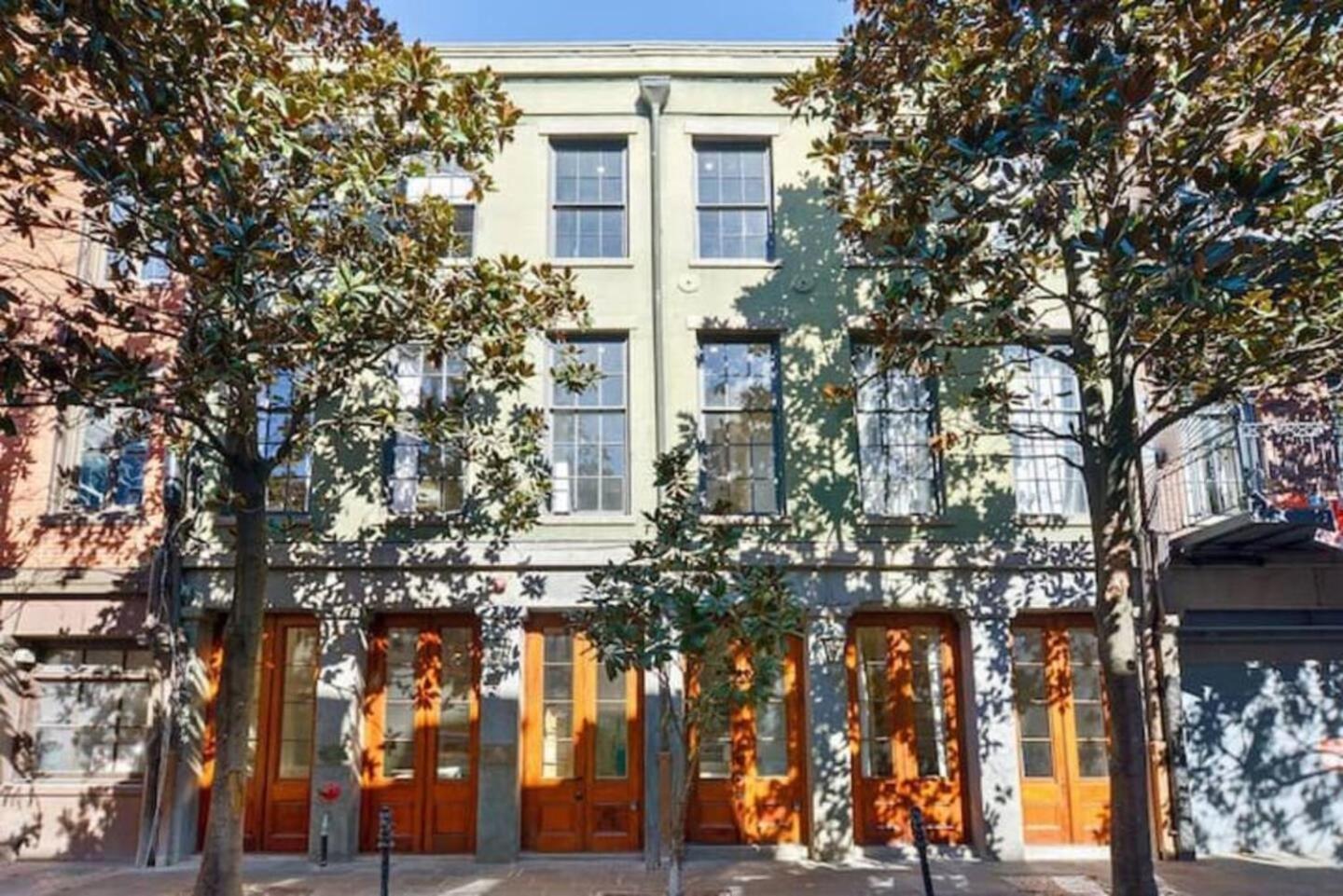 Group-friendly Nola Near Bourbon Hotel