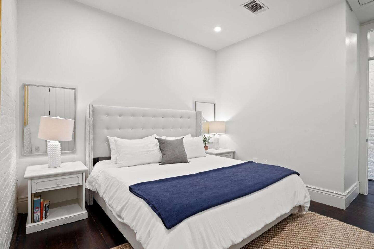 Group-friendly Near Bourbon Street * New Orleans