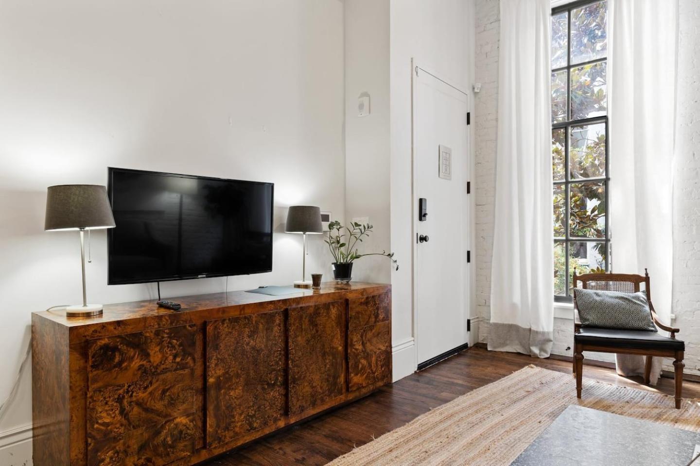 Bourbon Street Group Friendly Hotel *