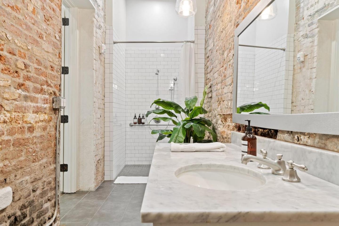 Group-friendly Nola Near Bourbon Hotel