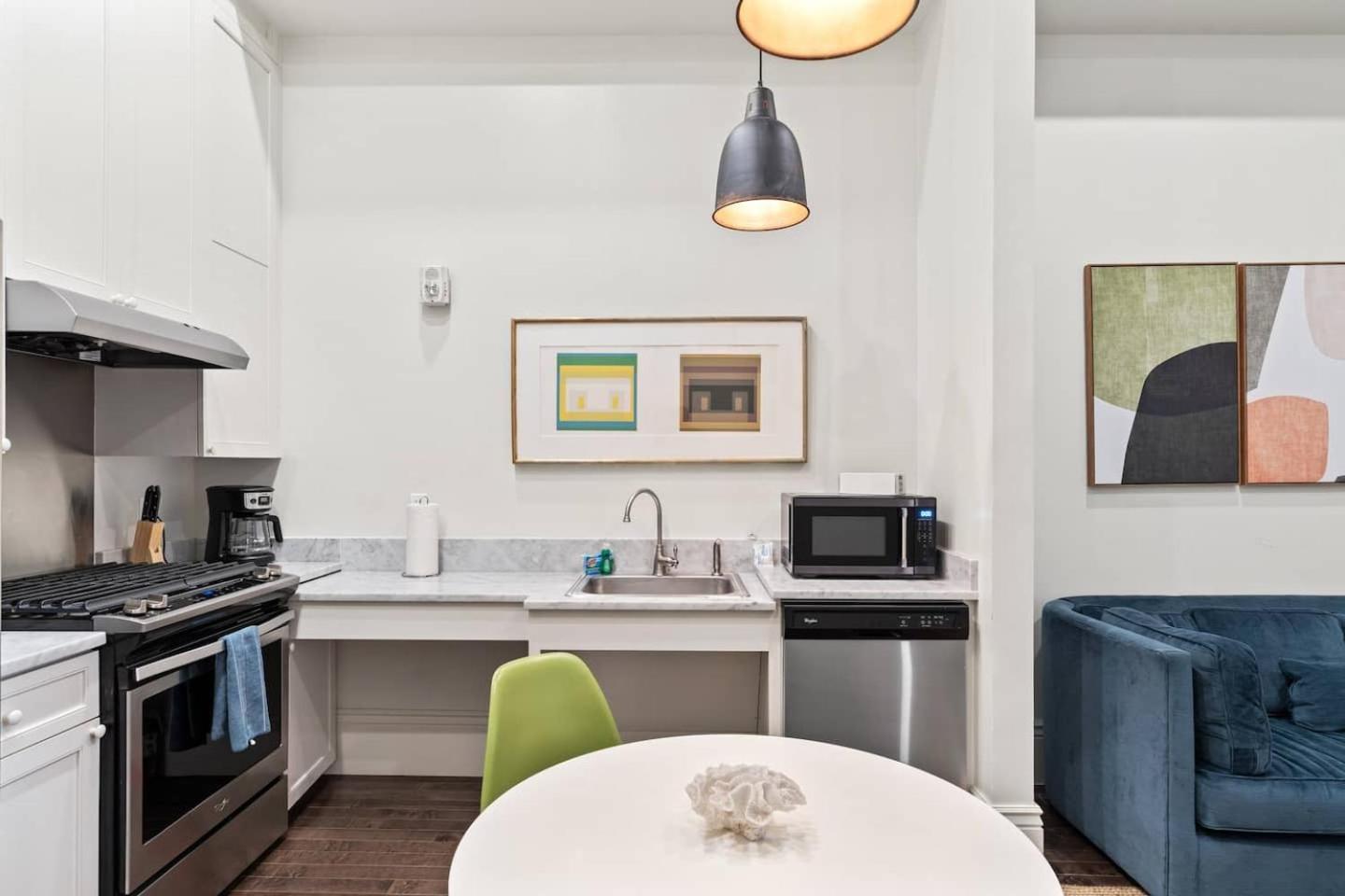 Group-friendly Nola Near Bourbon * New Orleans