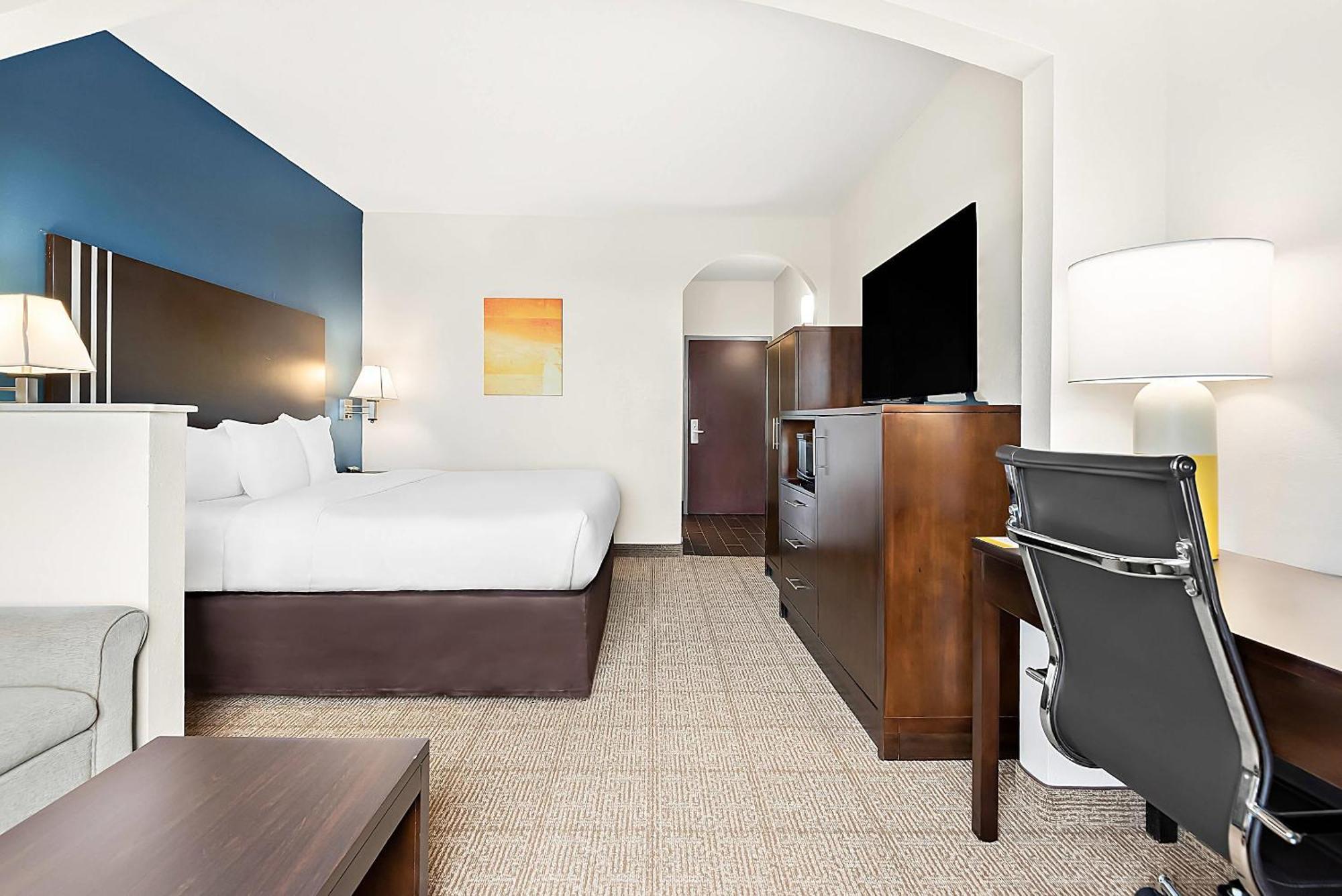 Hotel Comfort East 2*