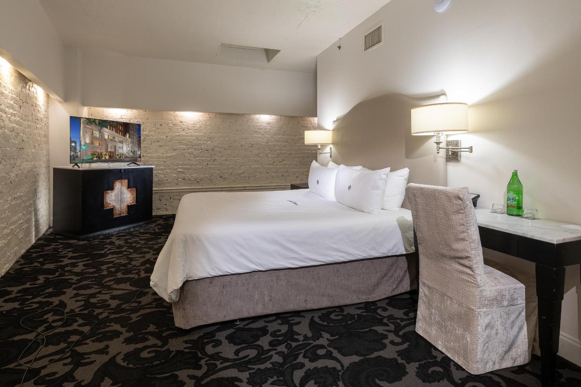 International House Hotel