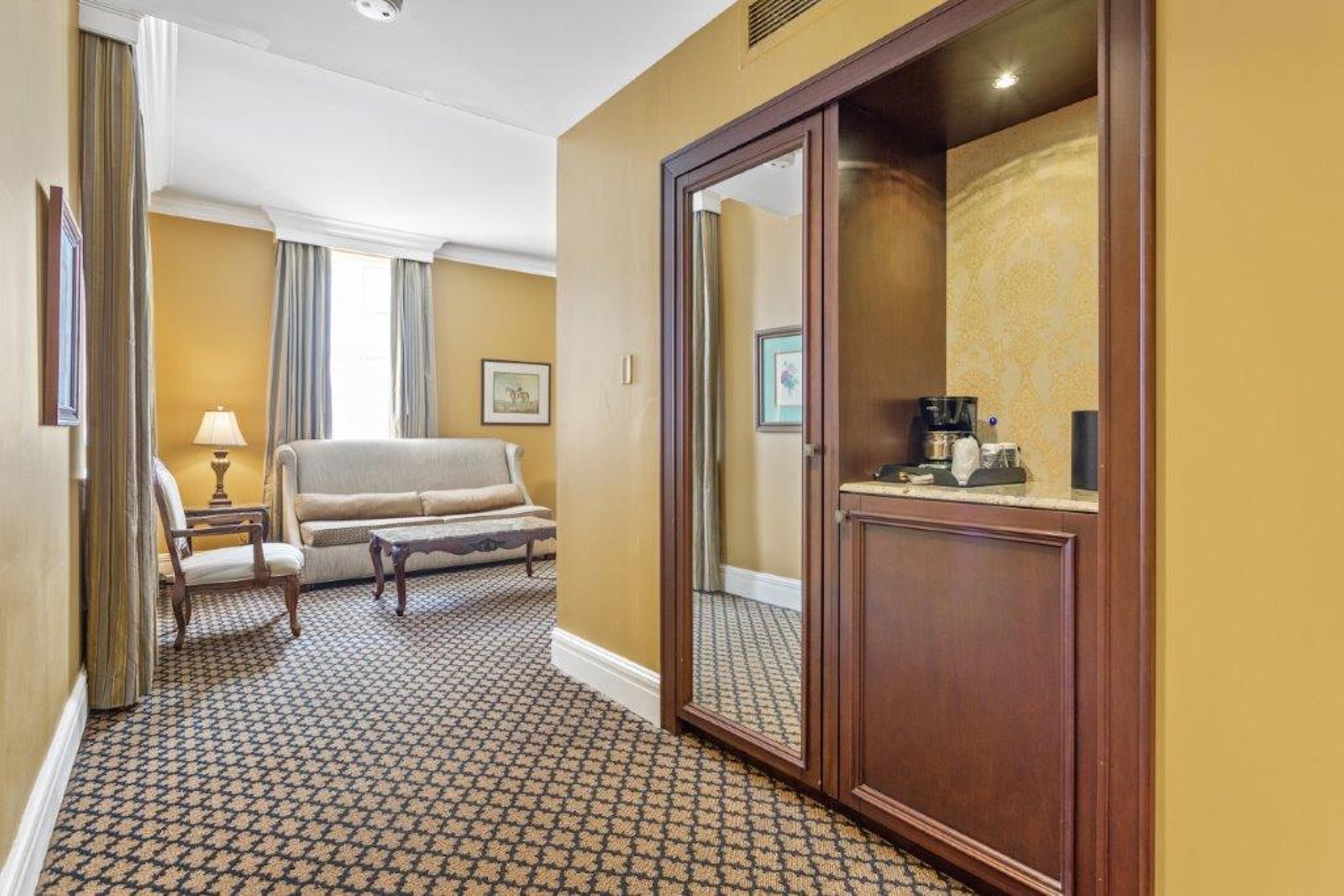 The Lafayette By Kasa Living New Orleans