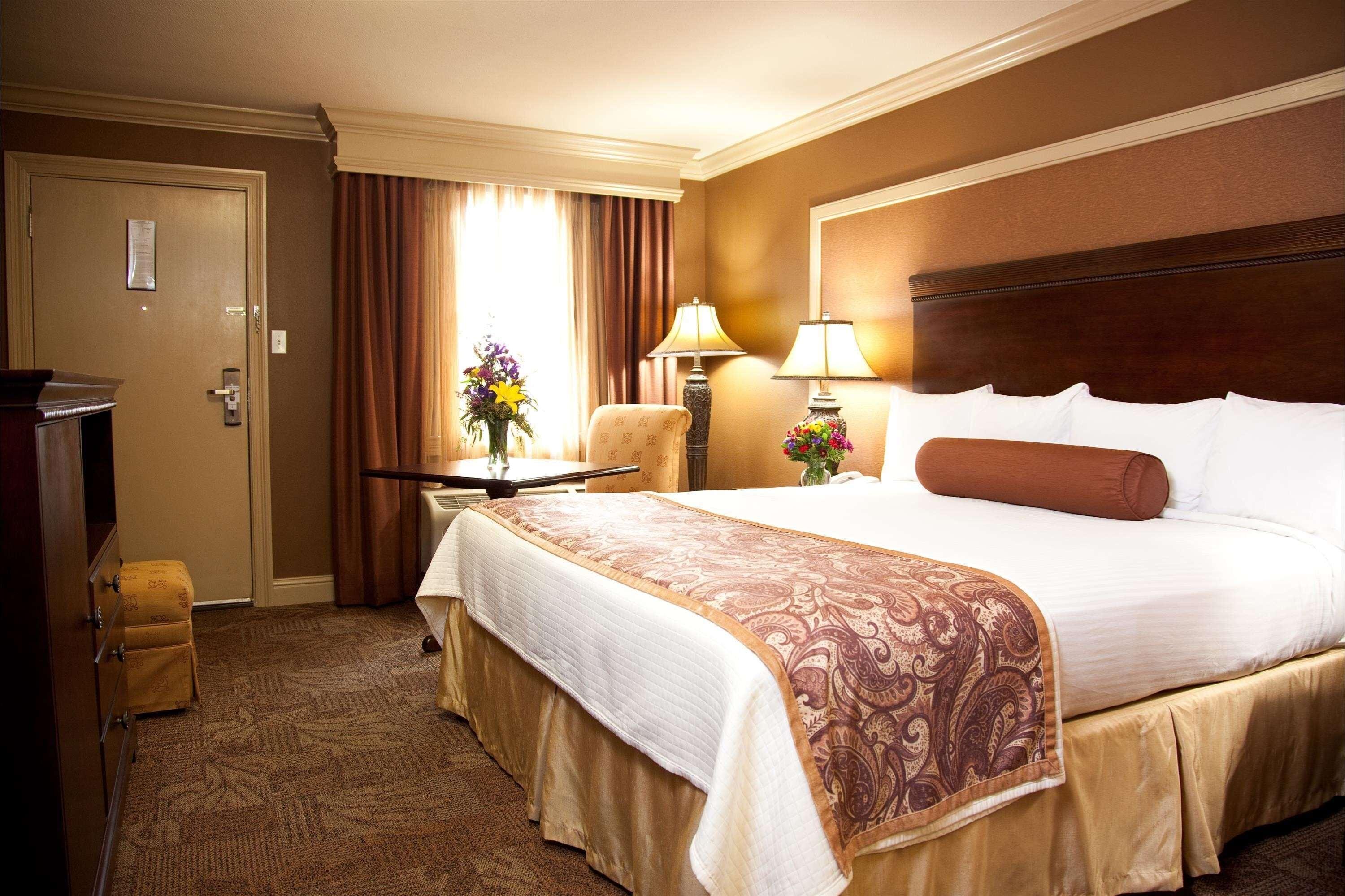 Western French Quarter Courtyard Hotel