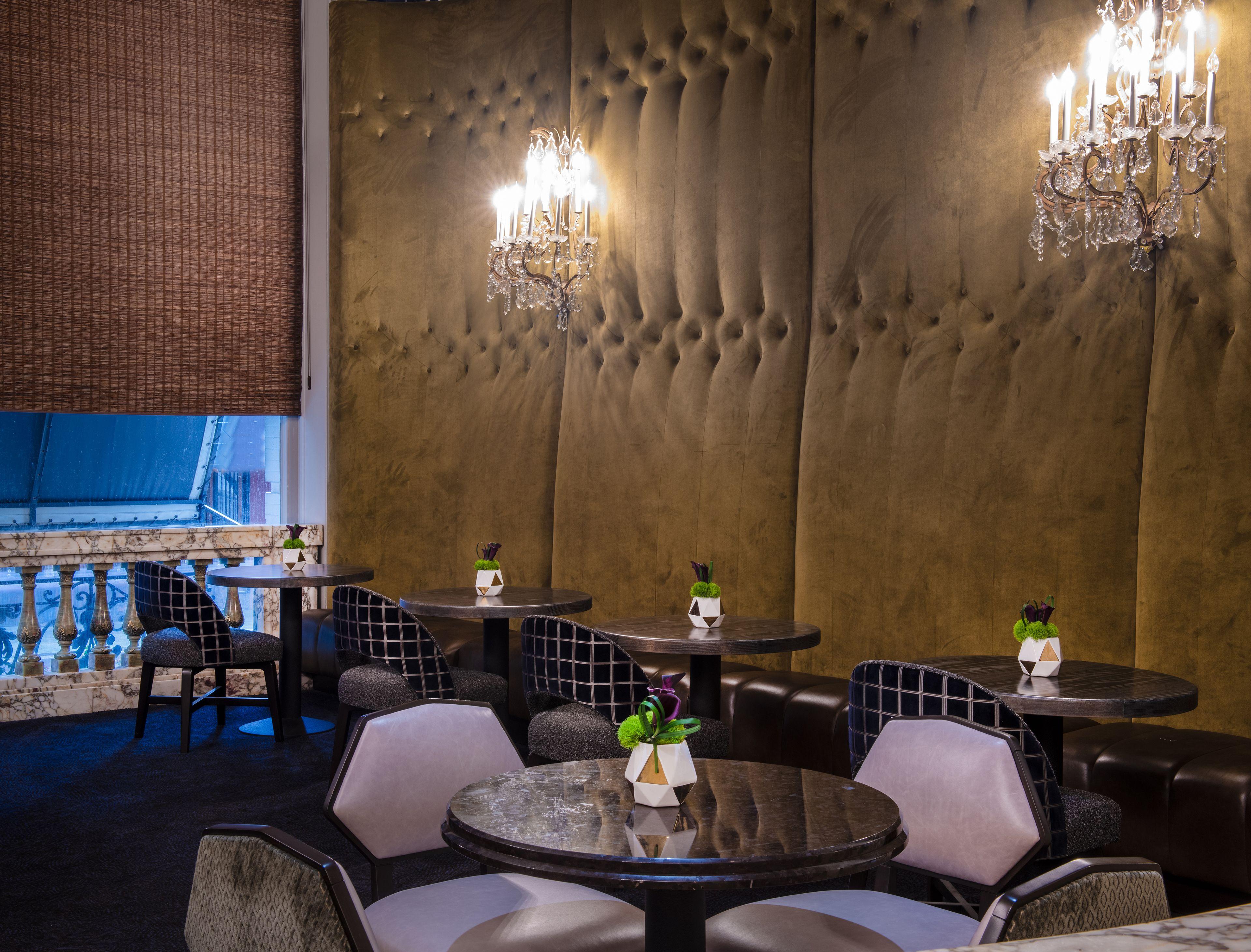 Le Pavillon, New Orleans, A Tribute Portfolio