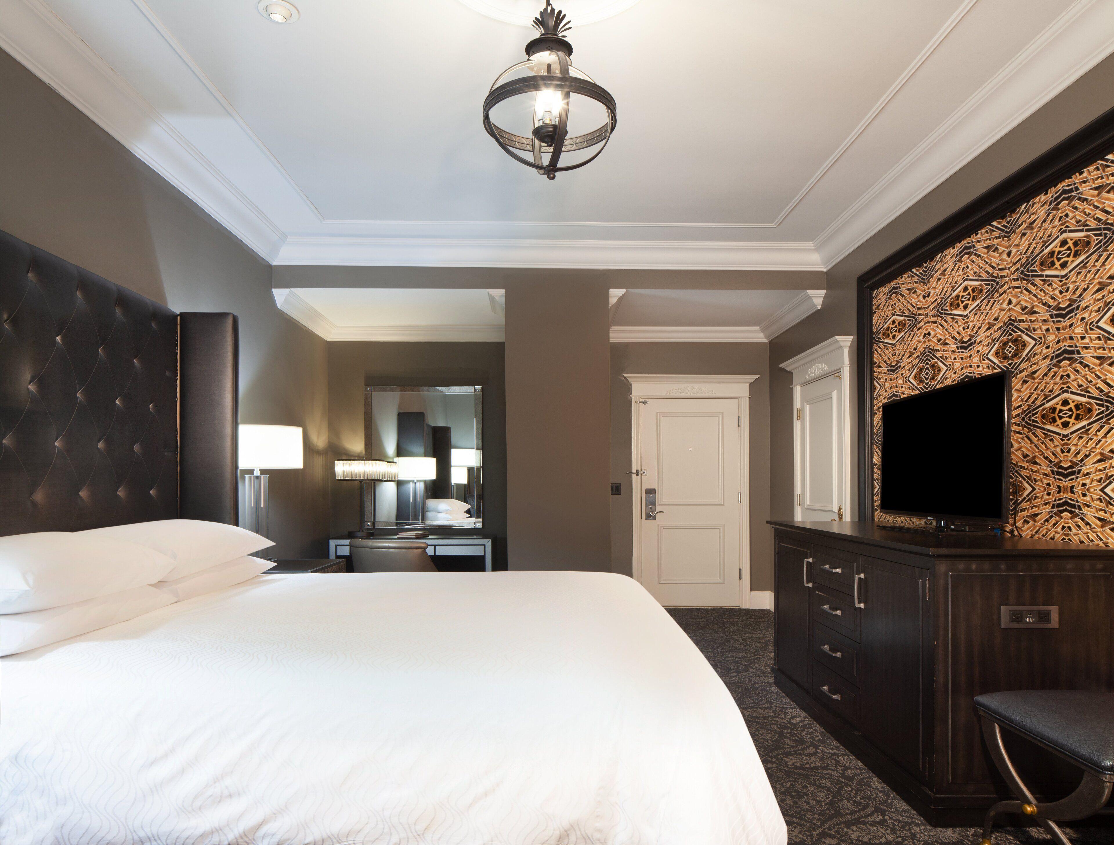 Le Pavillon, New Orleans, A Tribute Portfolio New Orleans