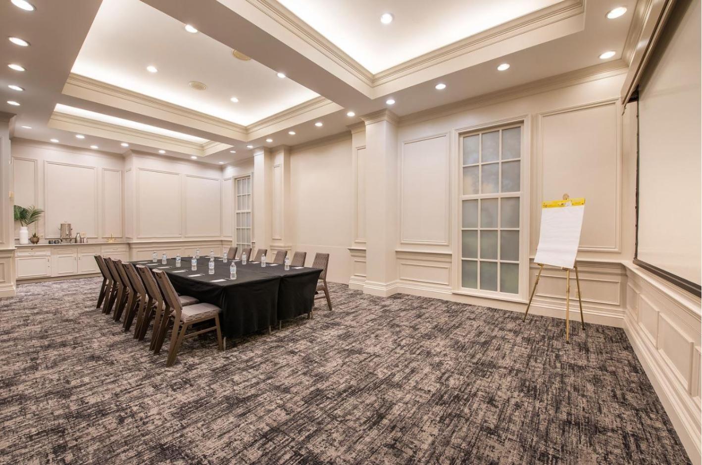 Theo New Orleans, Tapestry Collection By Hilton