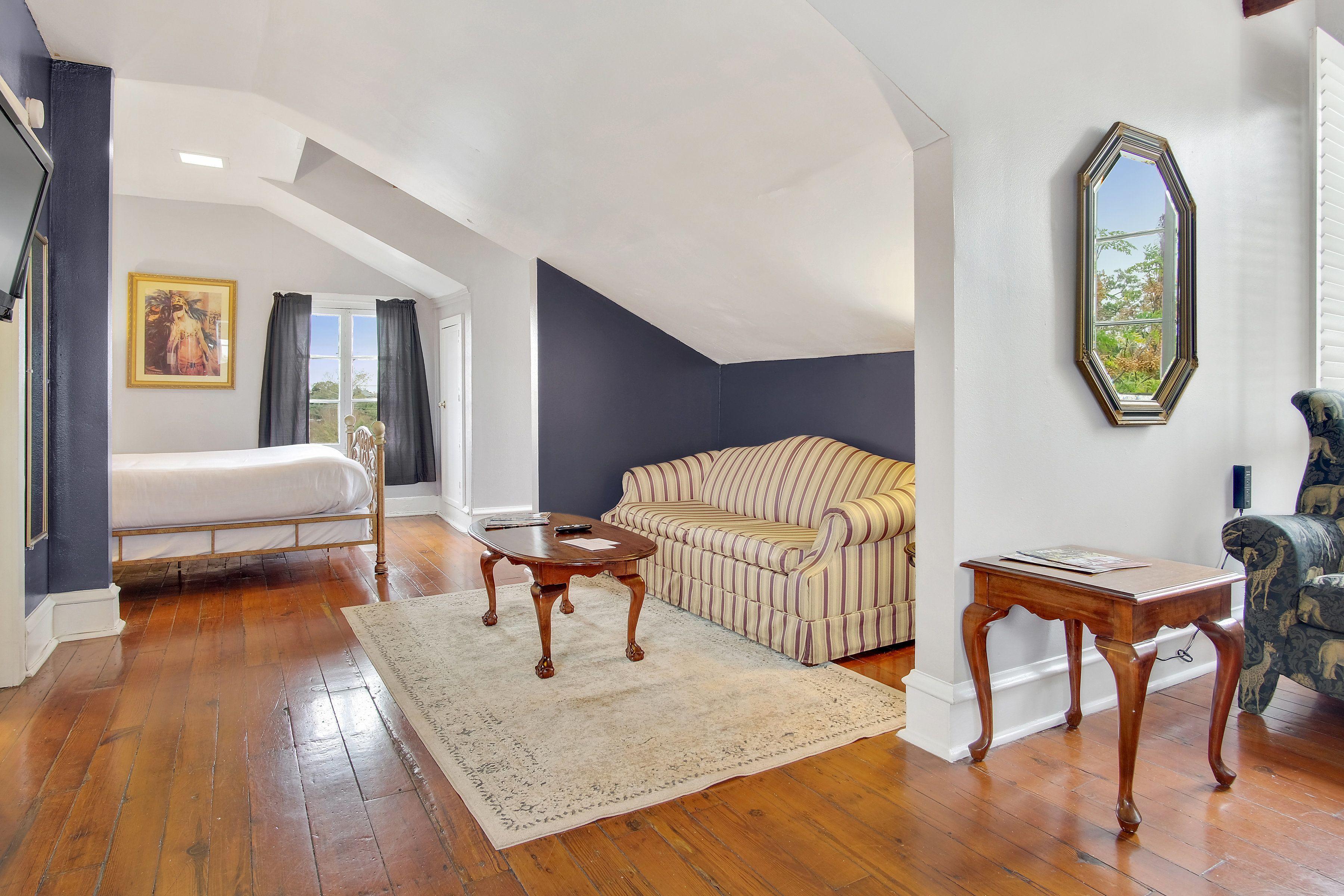 Rathbone Mansions Hotel 3*