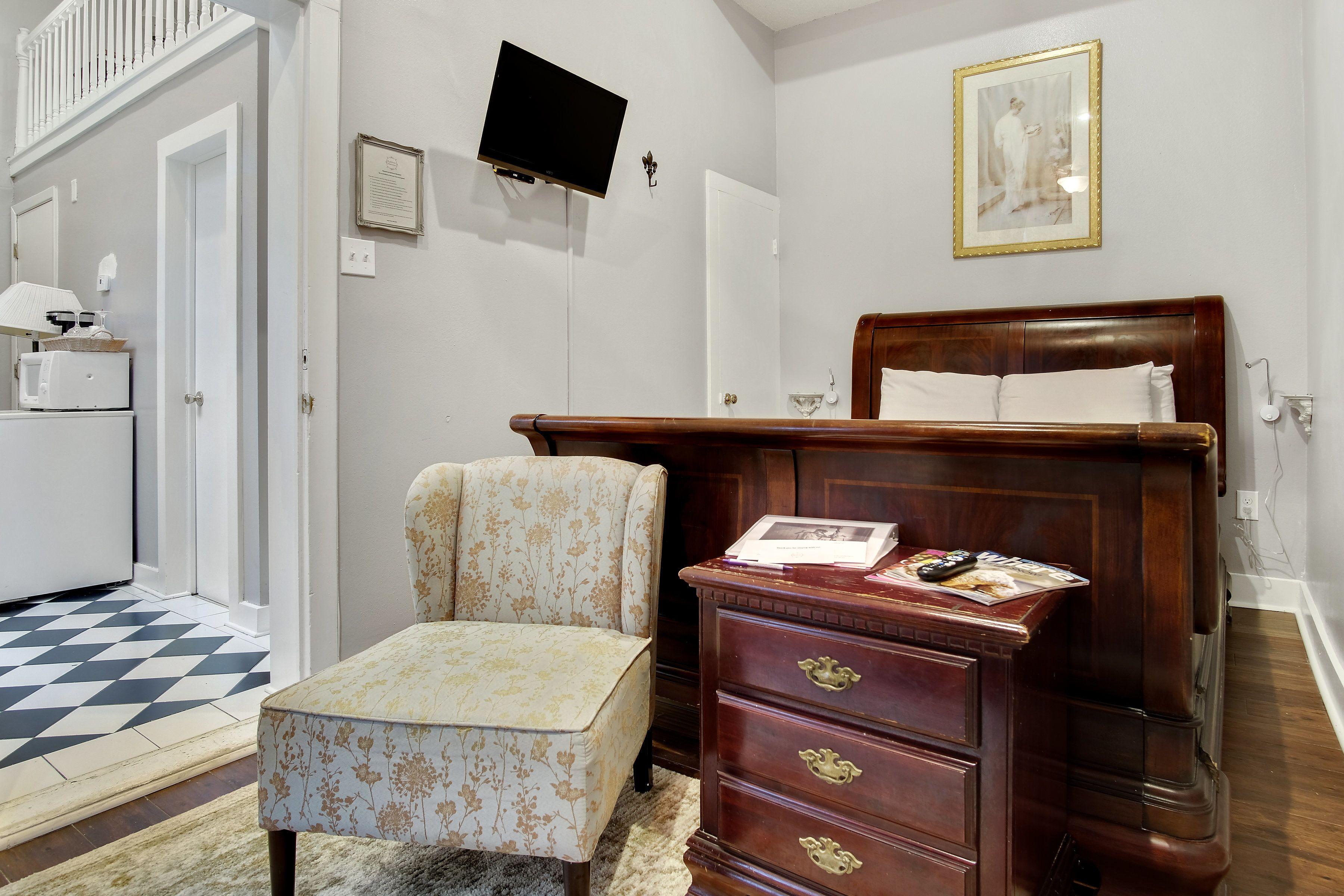 Rathbone Mansions 3*