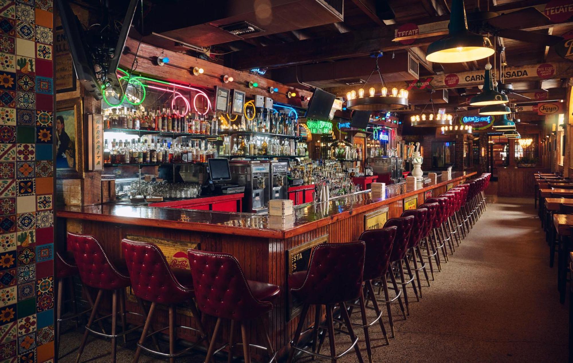 St Charles Inn, Superior Hotel