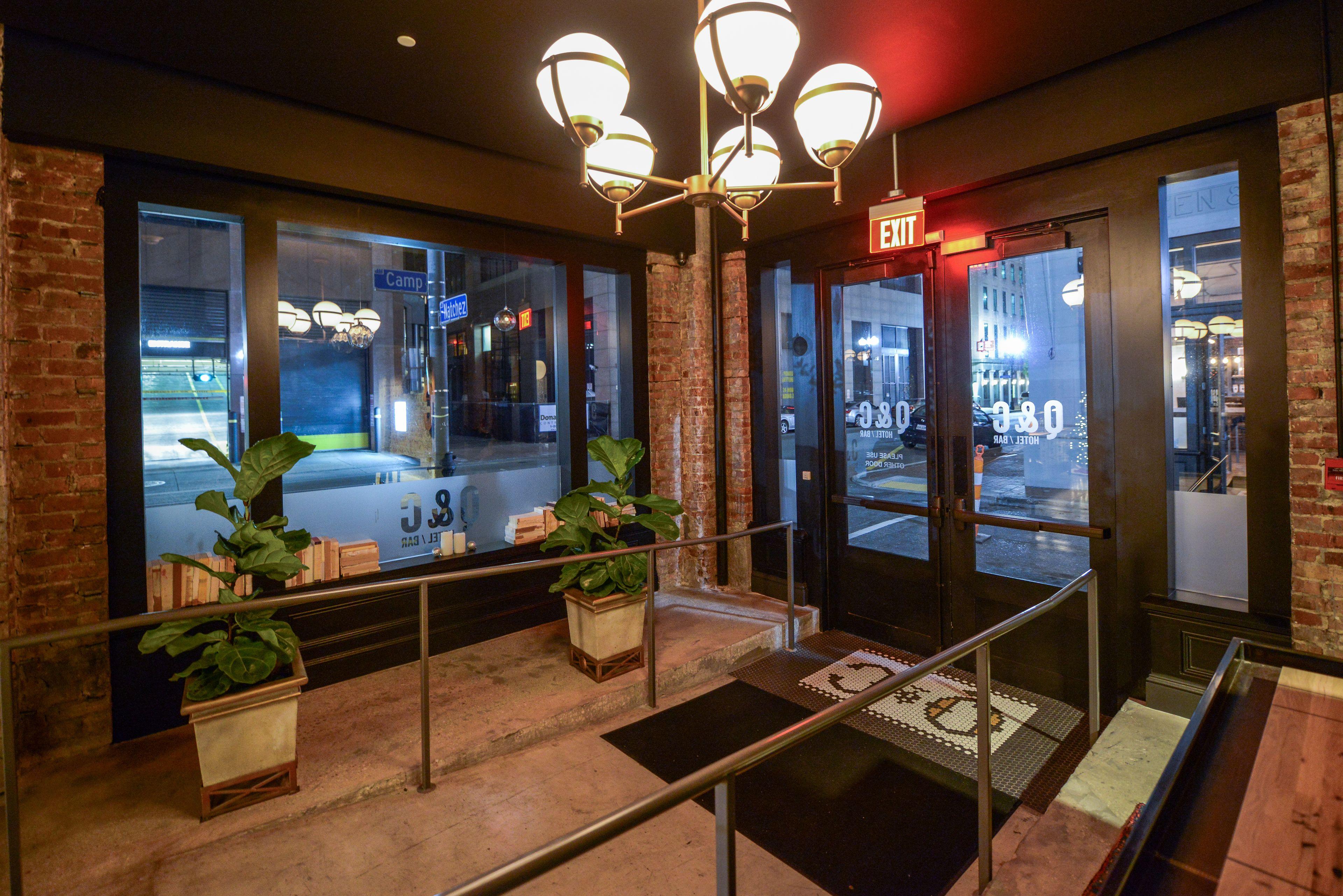 Q&c And Bar New Orleans, Autograph Collection Hotel New Orleans