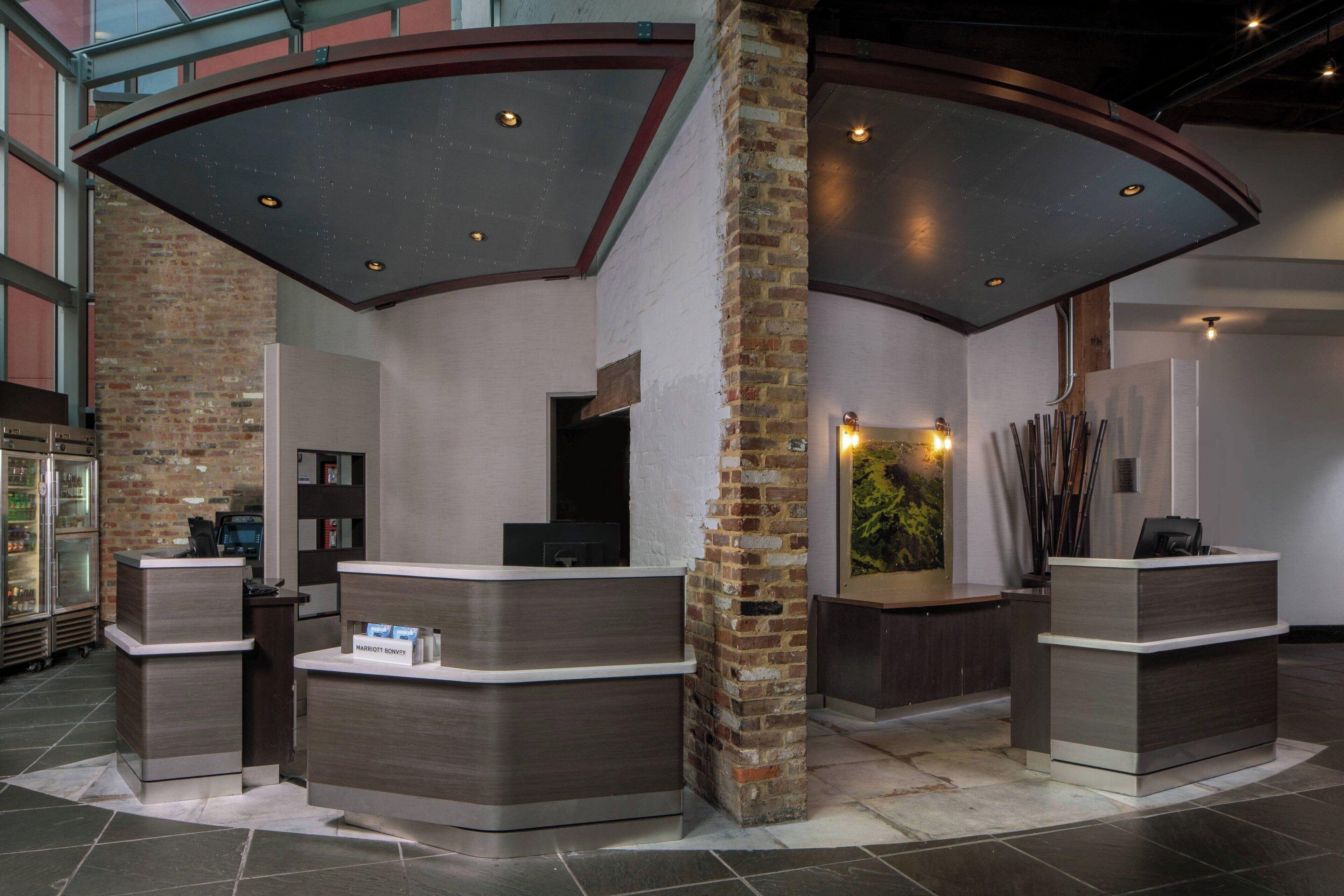 Courtyard By Marriott Warehouse Arts District New Orleans