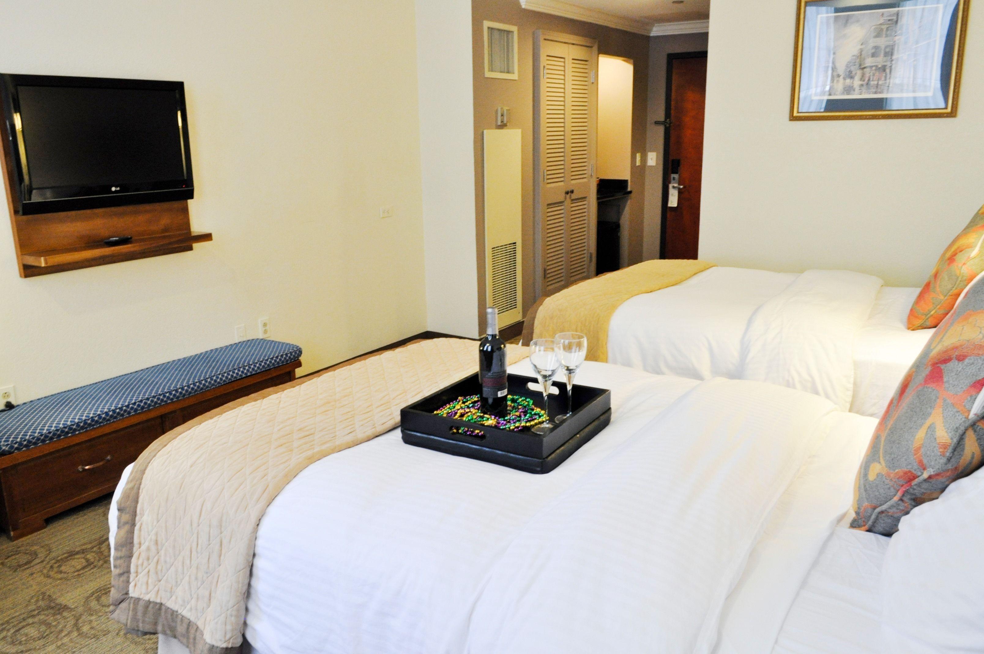 Wyndham Garden Baronne Plaza