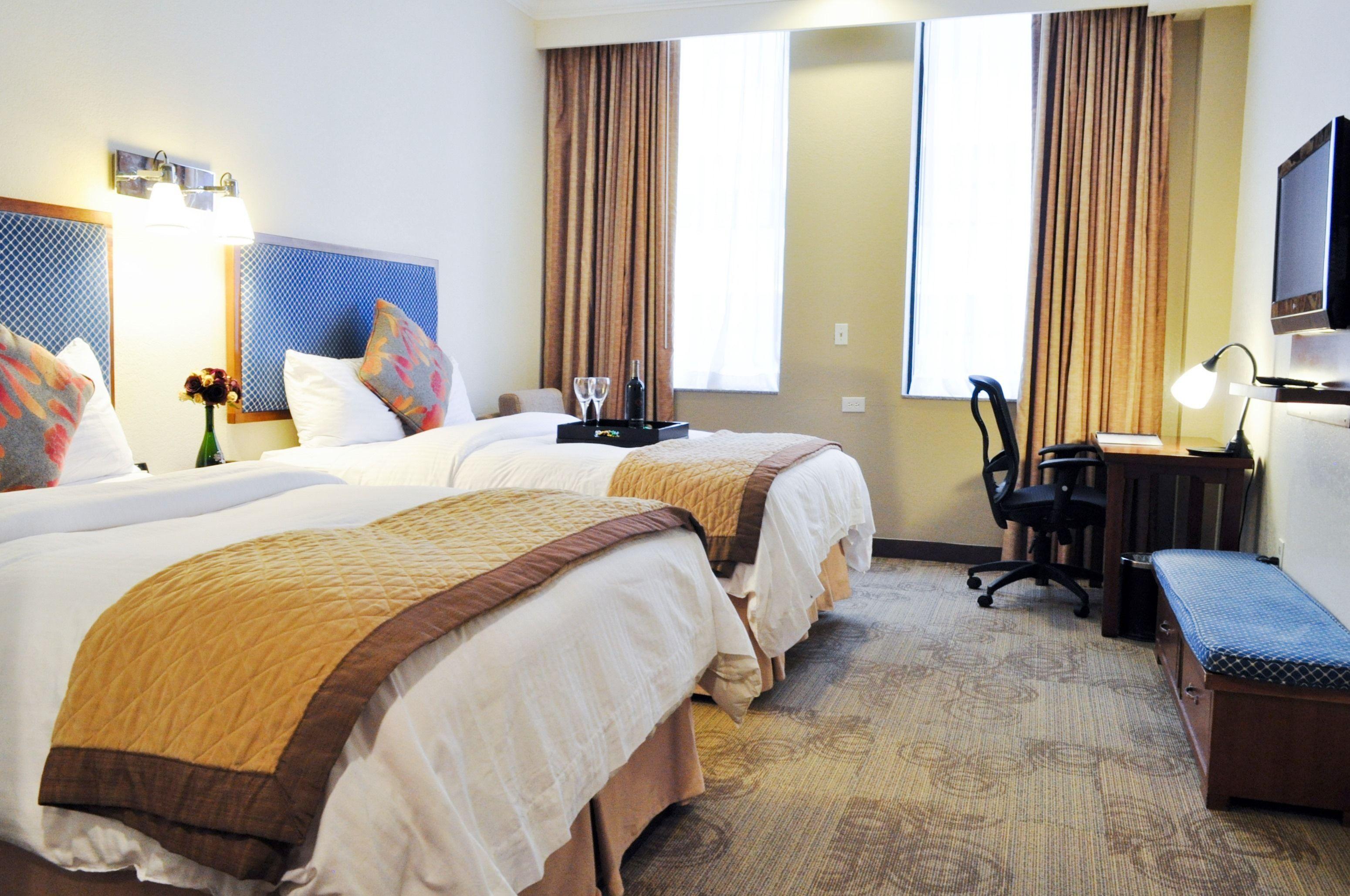 Wyndham Garden Baronne Plaza Hotel New Orleans