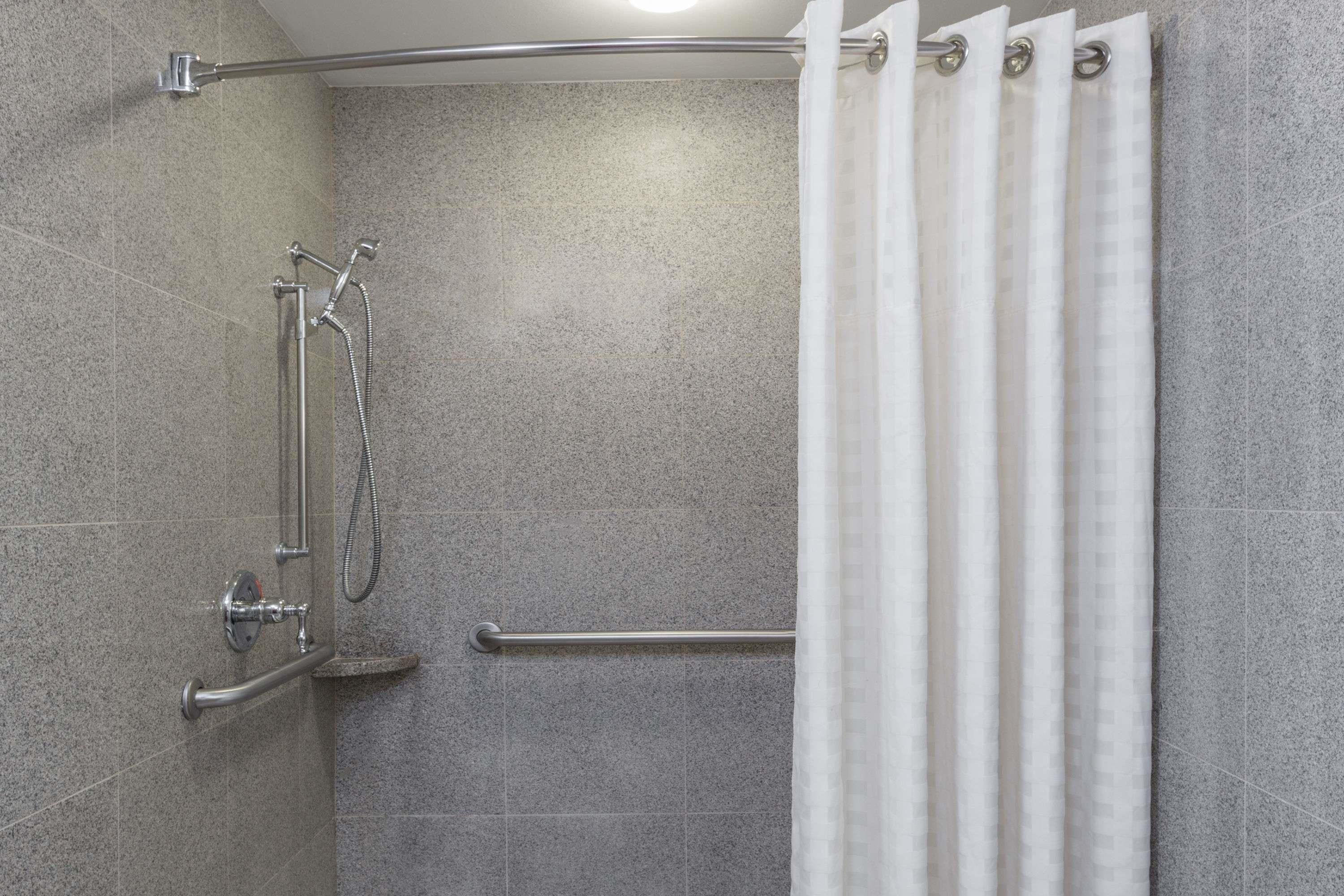 Hotel Wyndham Garden Baronne Plaza