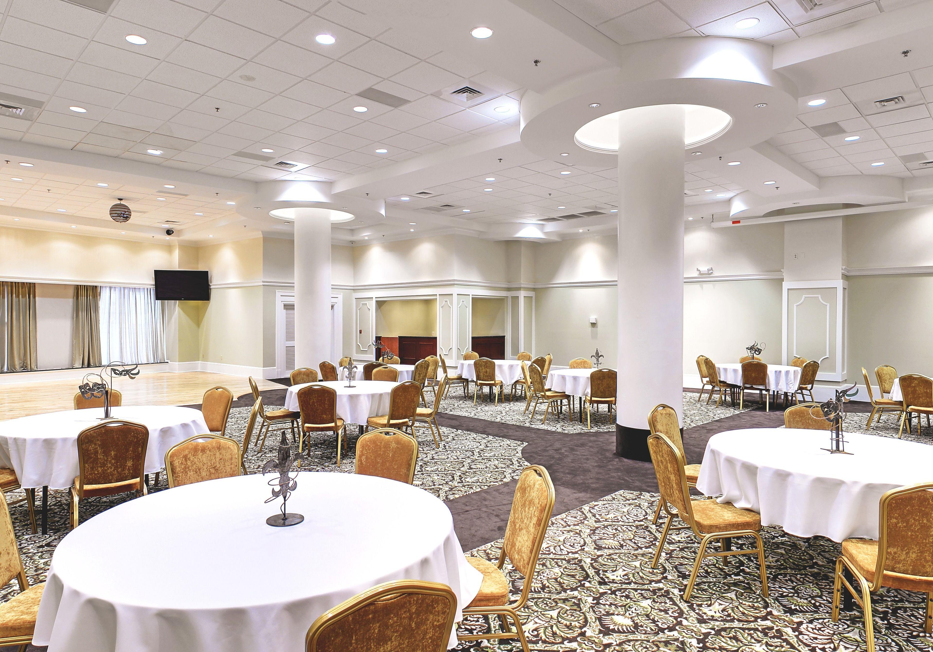 Hotel Wyndham Garden Baronne Plaza New Orleans