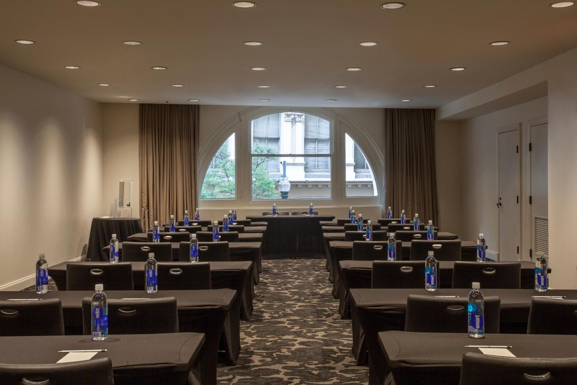 International House 4*