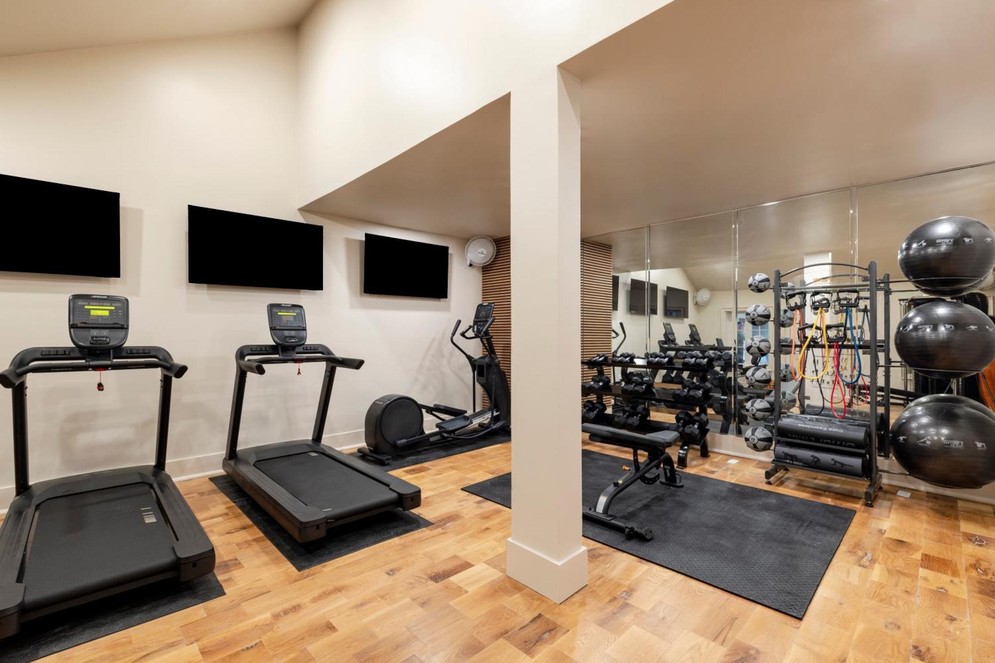 Garden District Hotel 5*