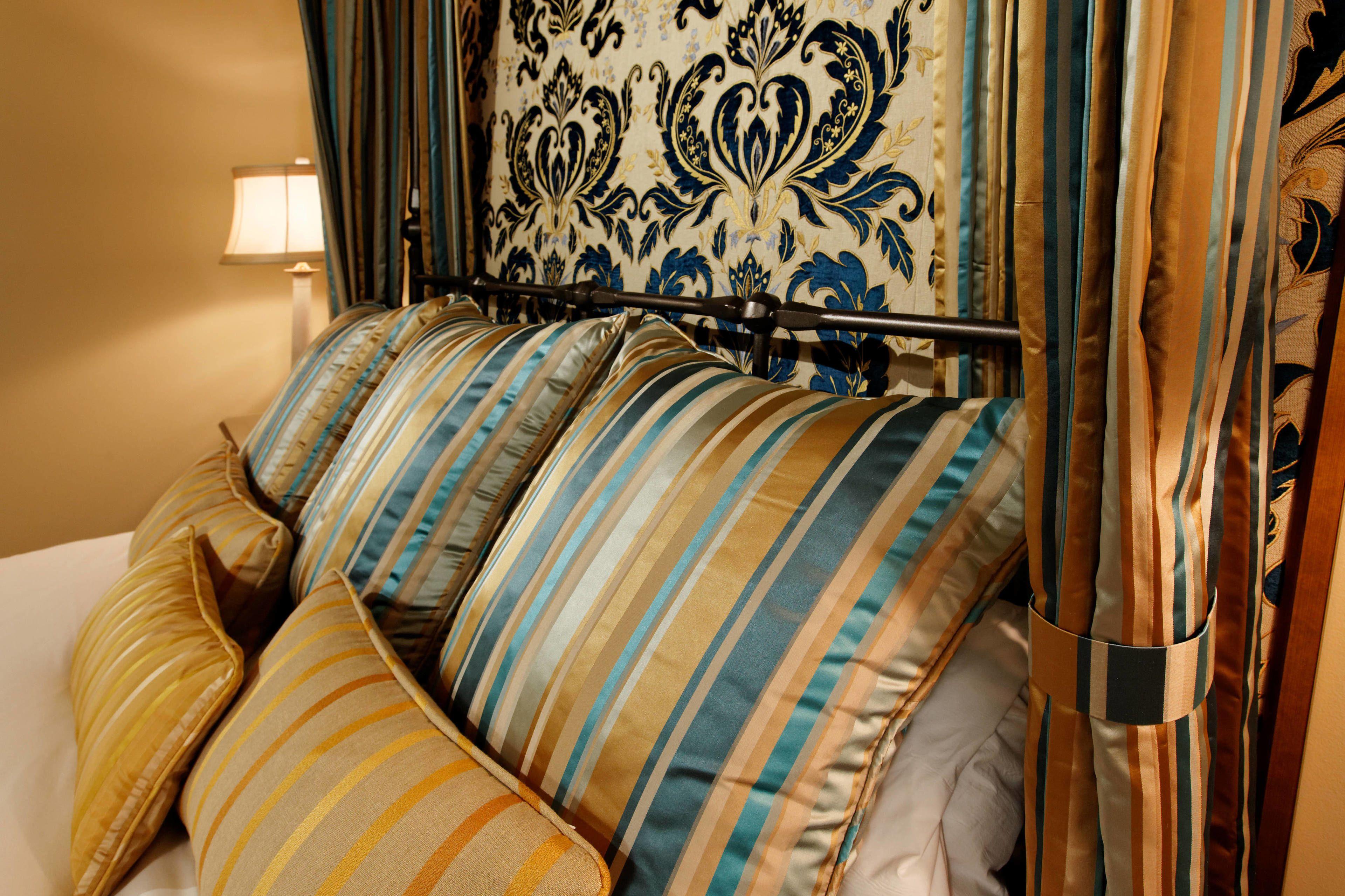 The Ritz-carlton, Hotel