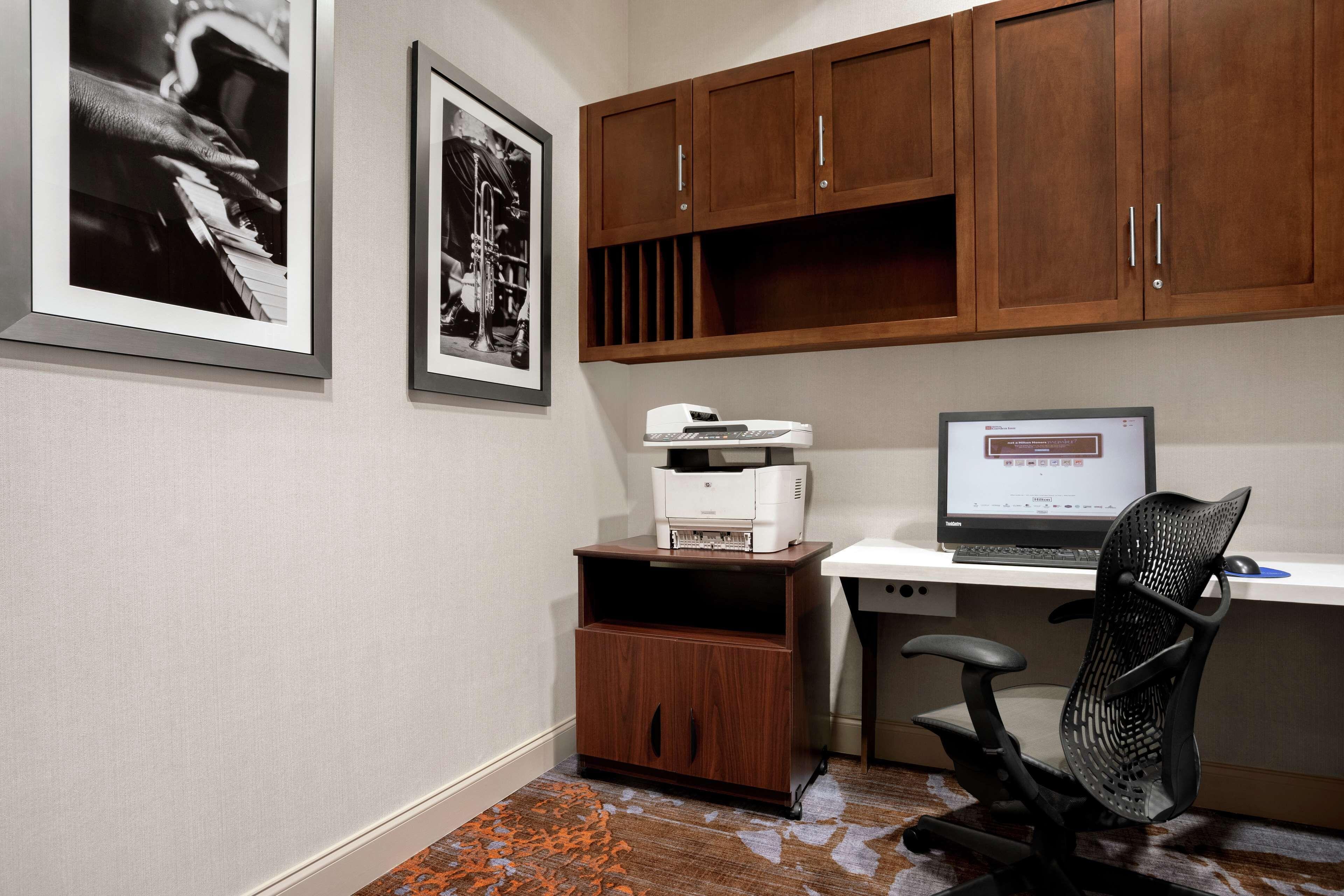 Hilton Garden Convention Center 3*