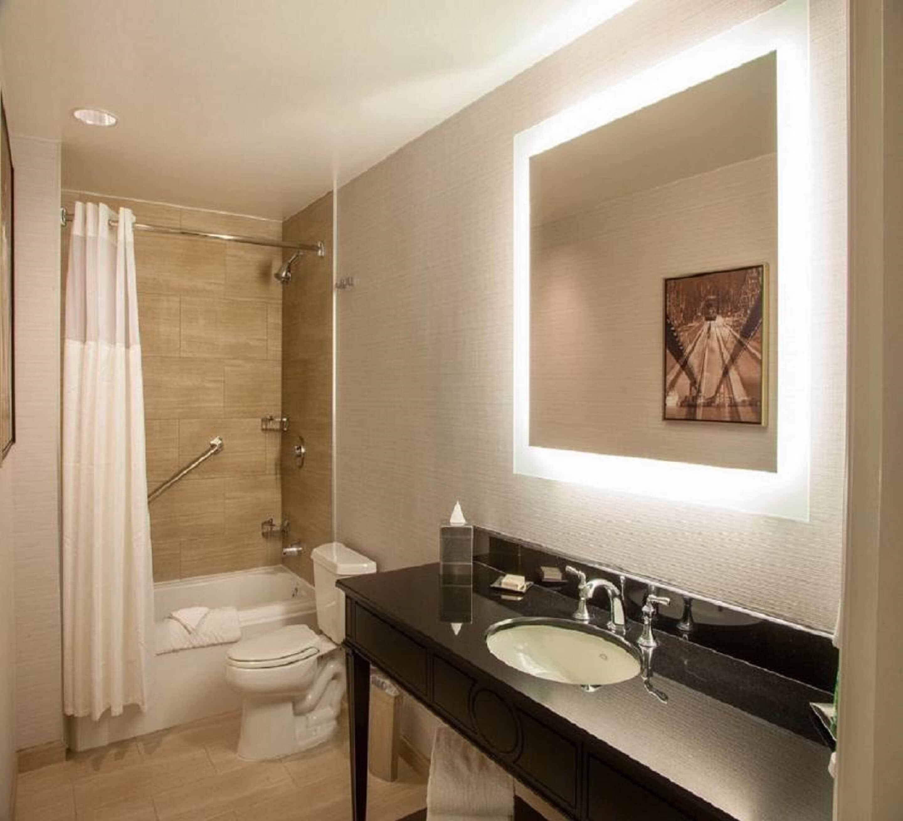 Hilton / St. Charles Avenue Hotel