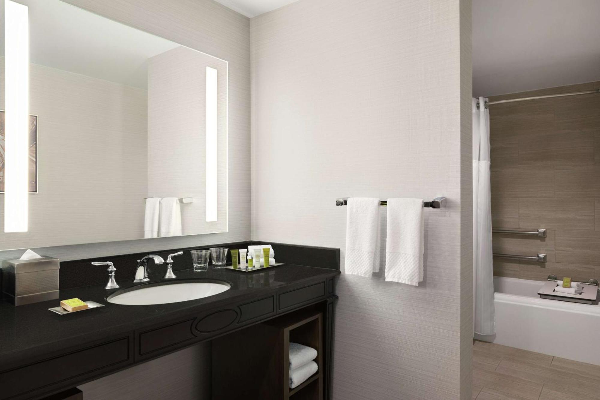 Hilton / St. Charles Avenue New Orleans