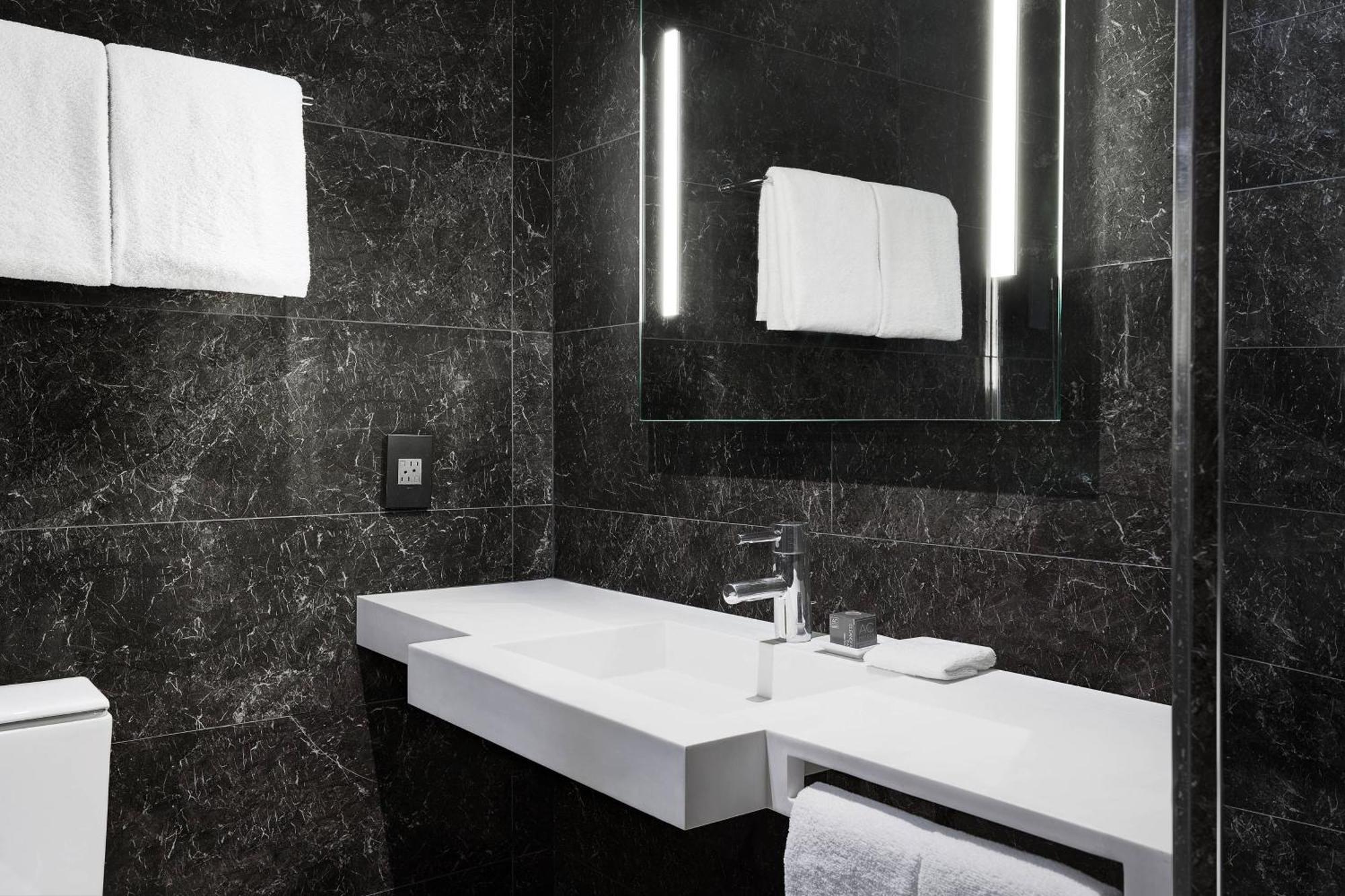 Ac By Marriott French Quarter Hotel New Orleans