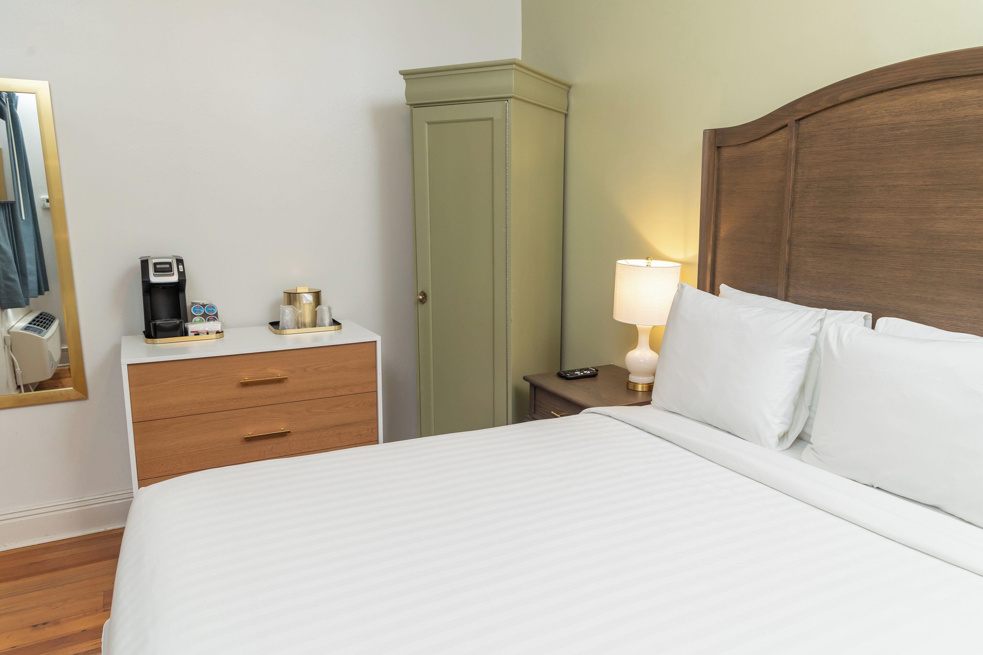 Hotel Lamothe House A French Quarter 4*