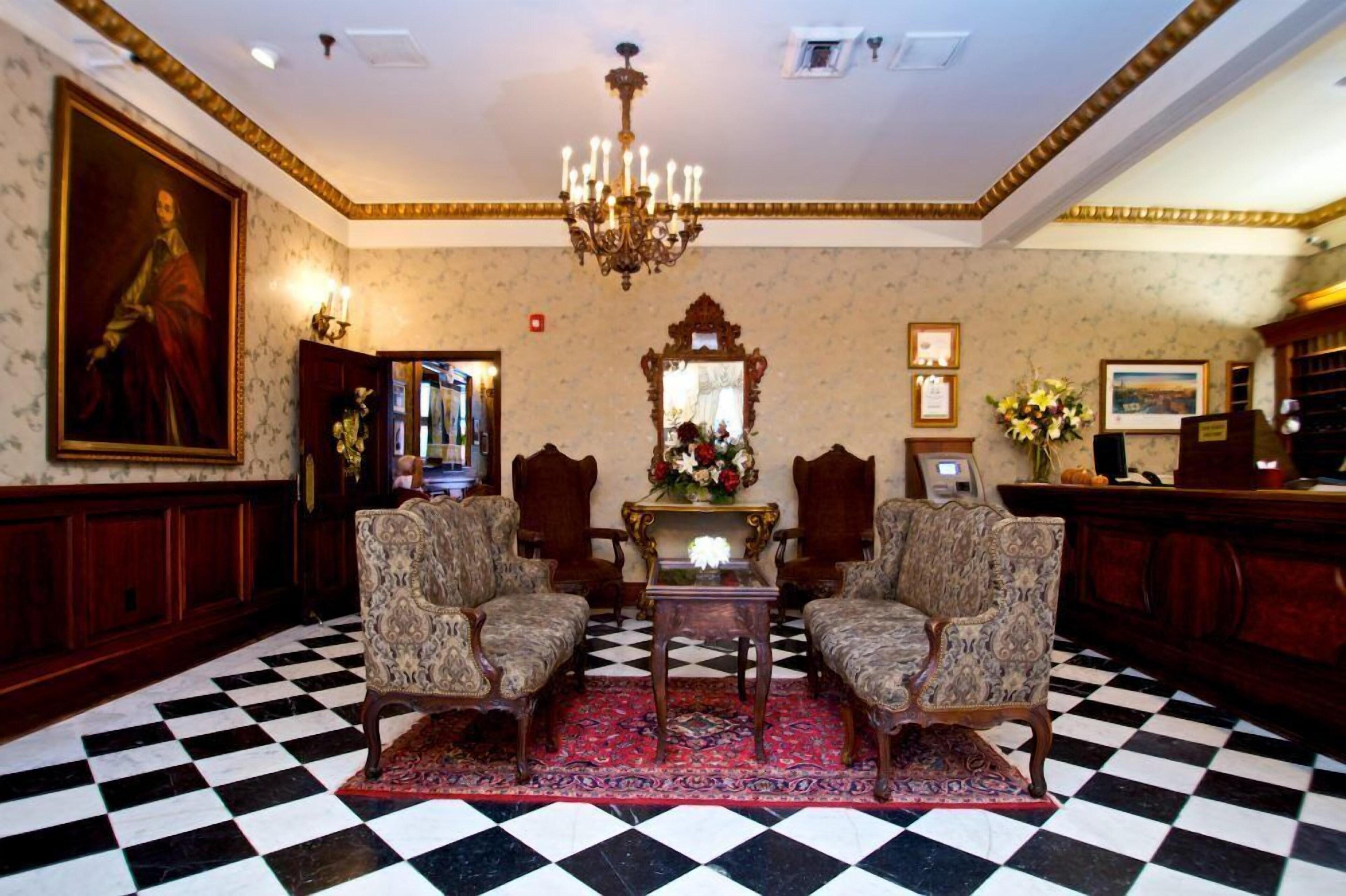 Inn Le Richelieu In The French Quarter New Orleans