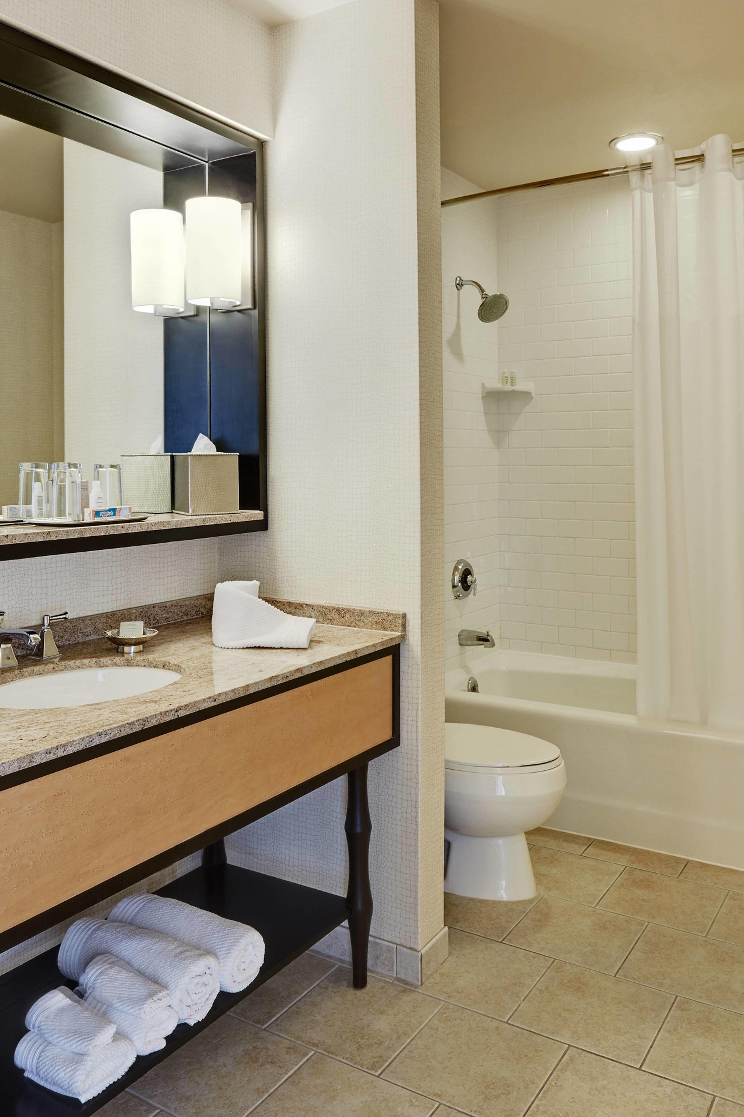 Hotel Renaissance Arts Warehouse District