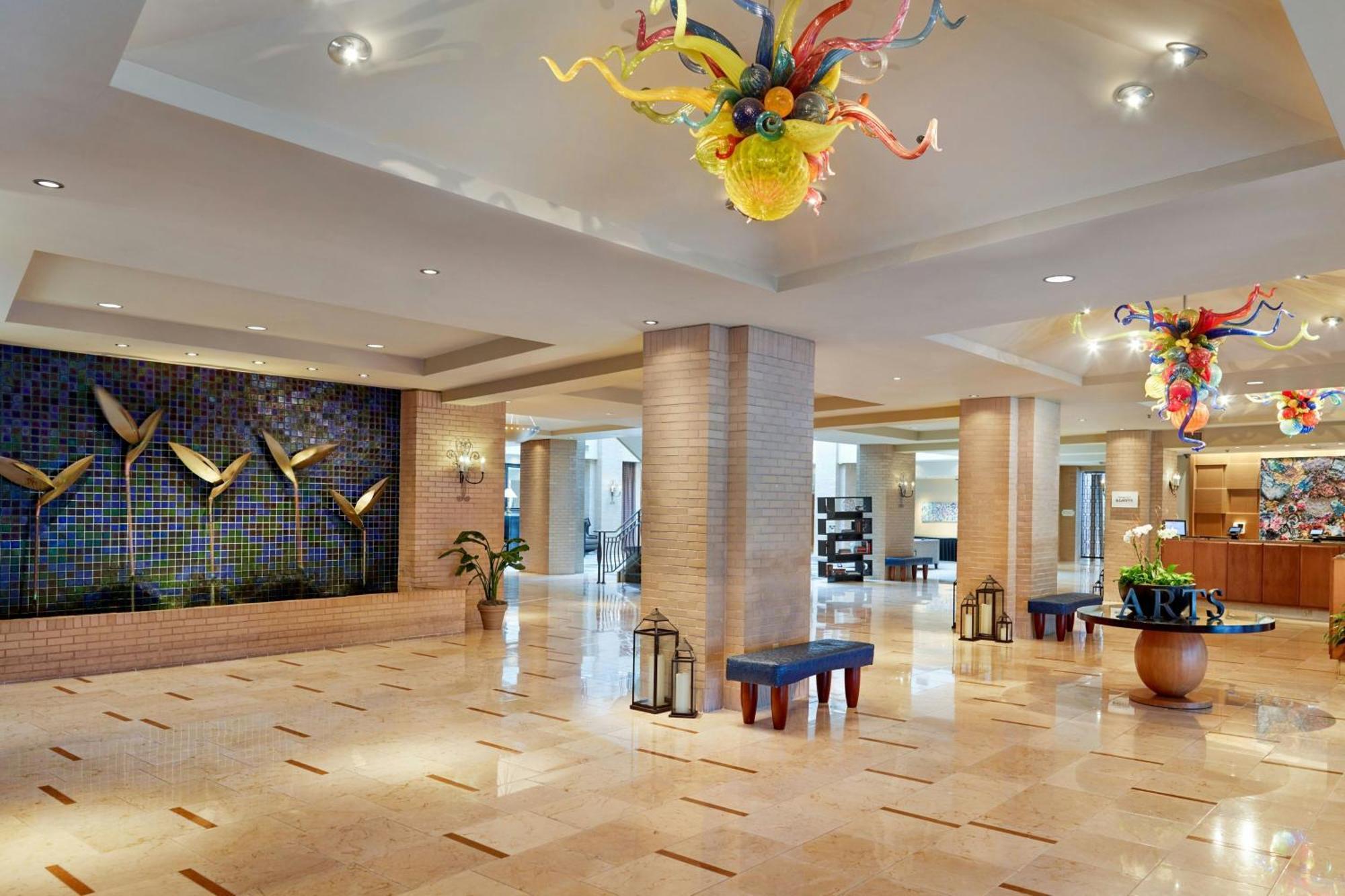 Renaissance Arts Warehouse District 4*