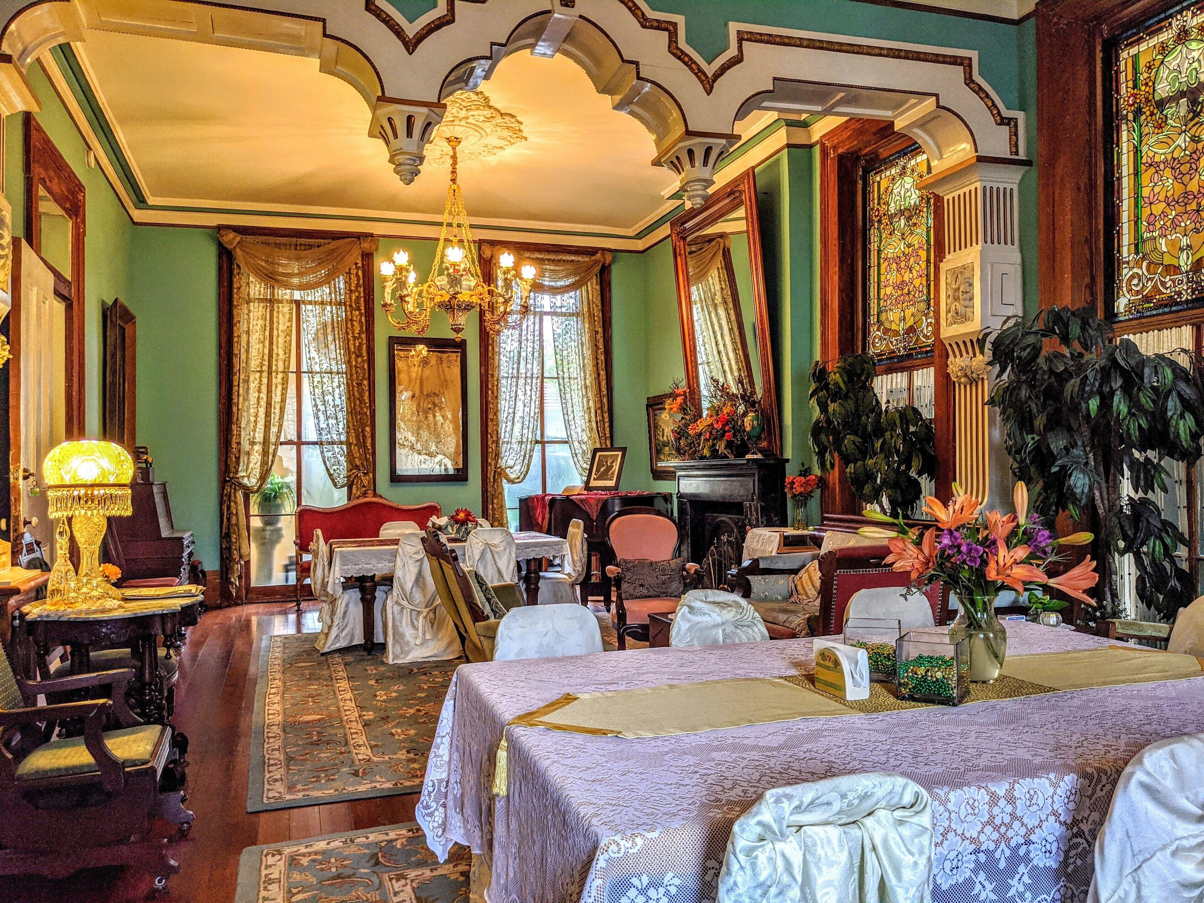 Parisian Courtyard Bed & Breakfast