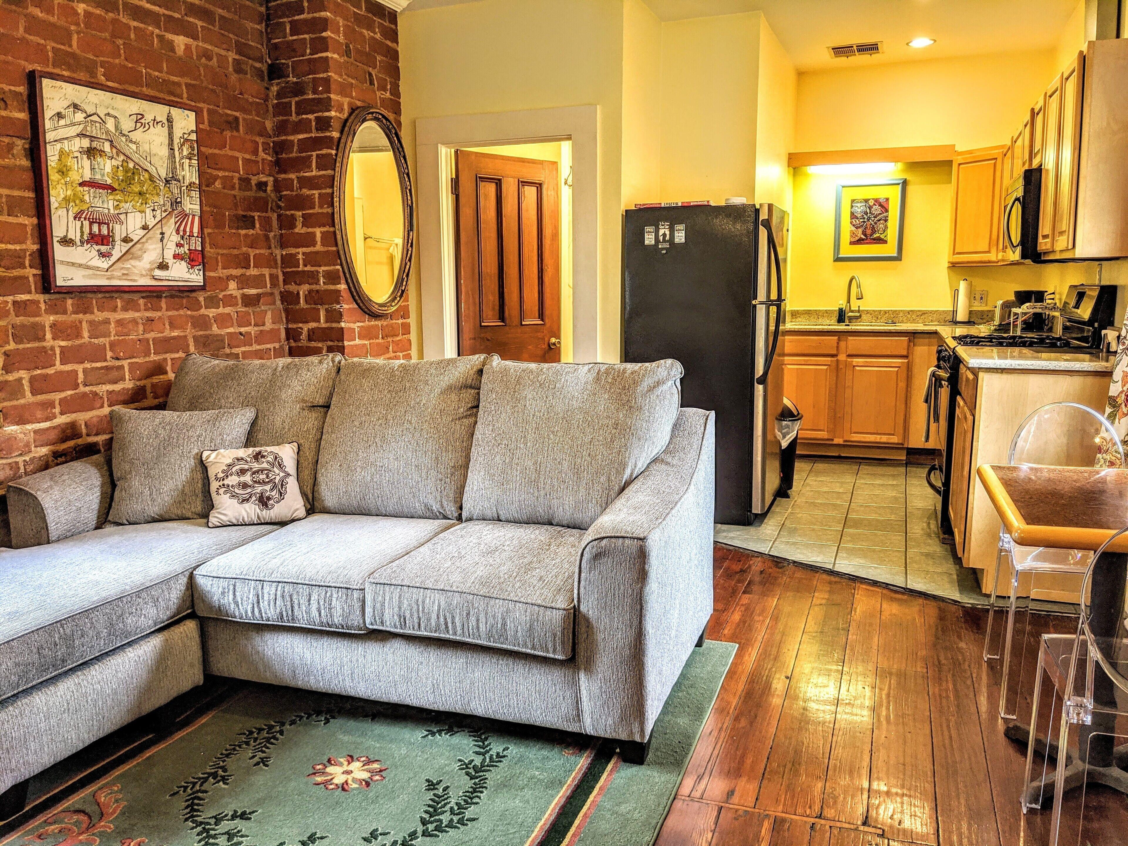 Parisian Courtyard Bed & Breakfast 3*