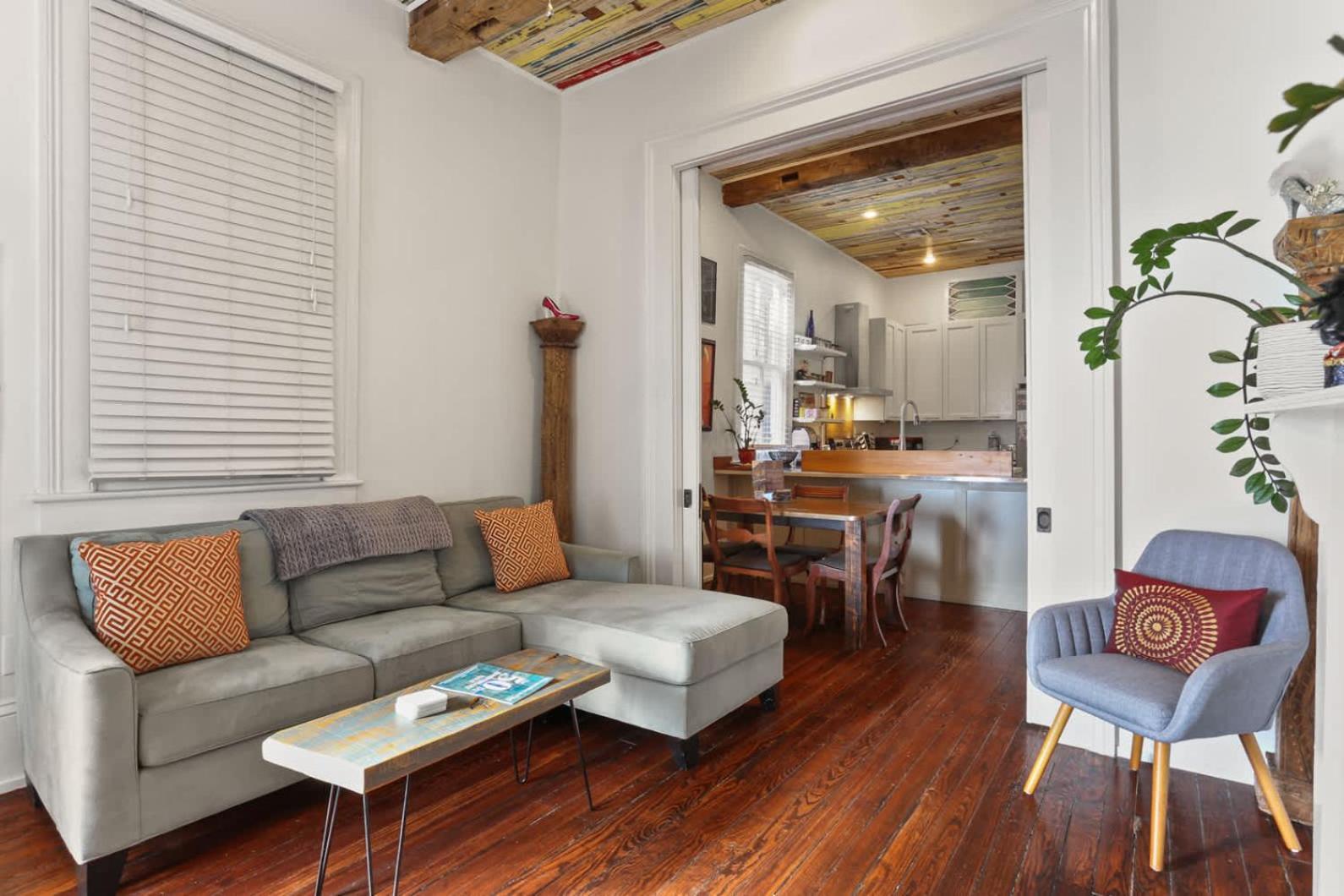 Heart Of Midcity Front Porch 3bd 2 Bath Streetcar Holiday home New Orleans